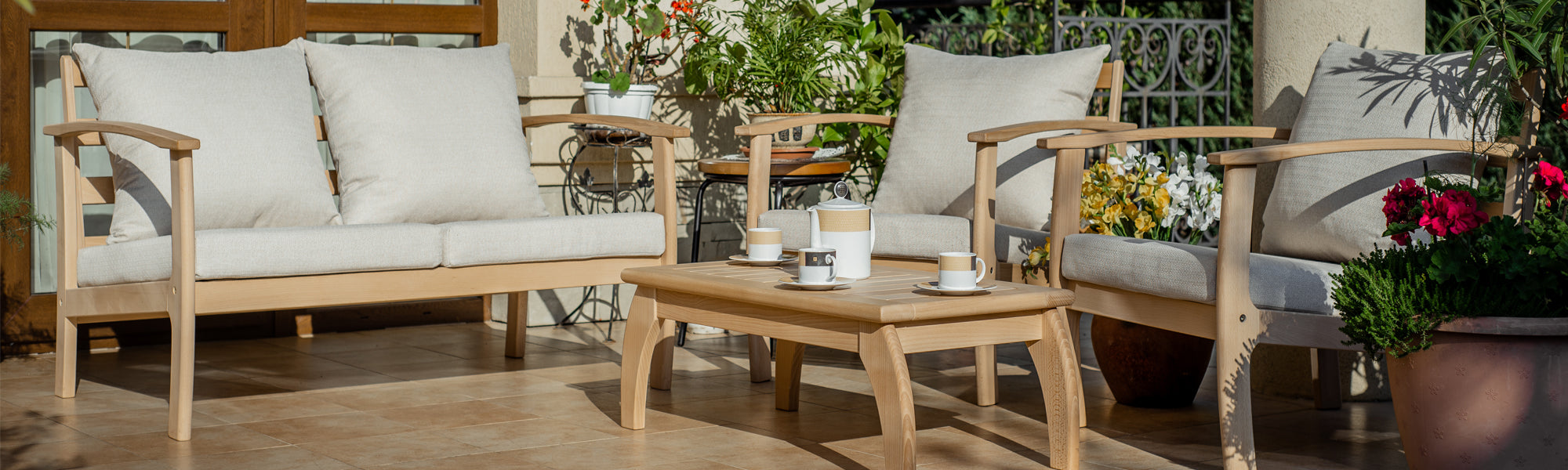 комплекти меблів для вітальні