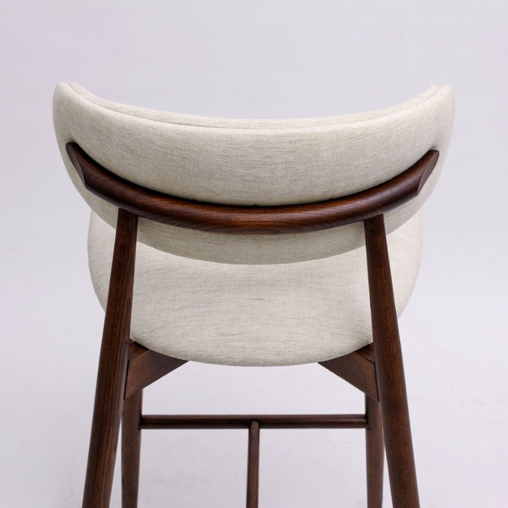 Барний стілець PANDA NEW з ясена, темний горіх