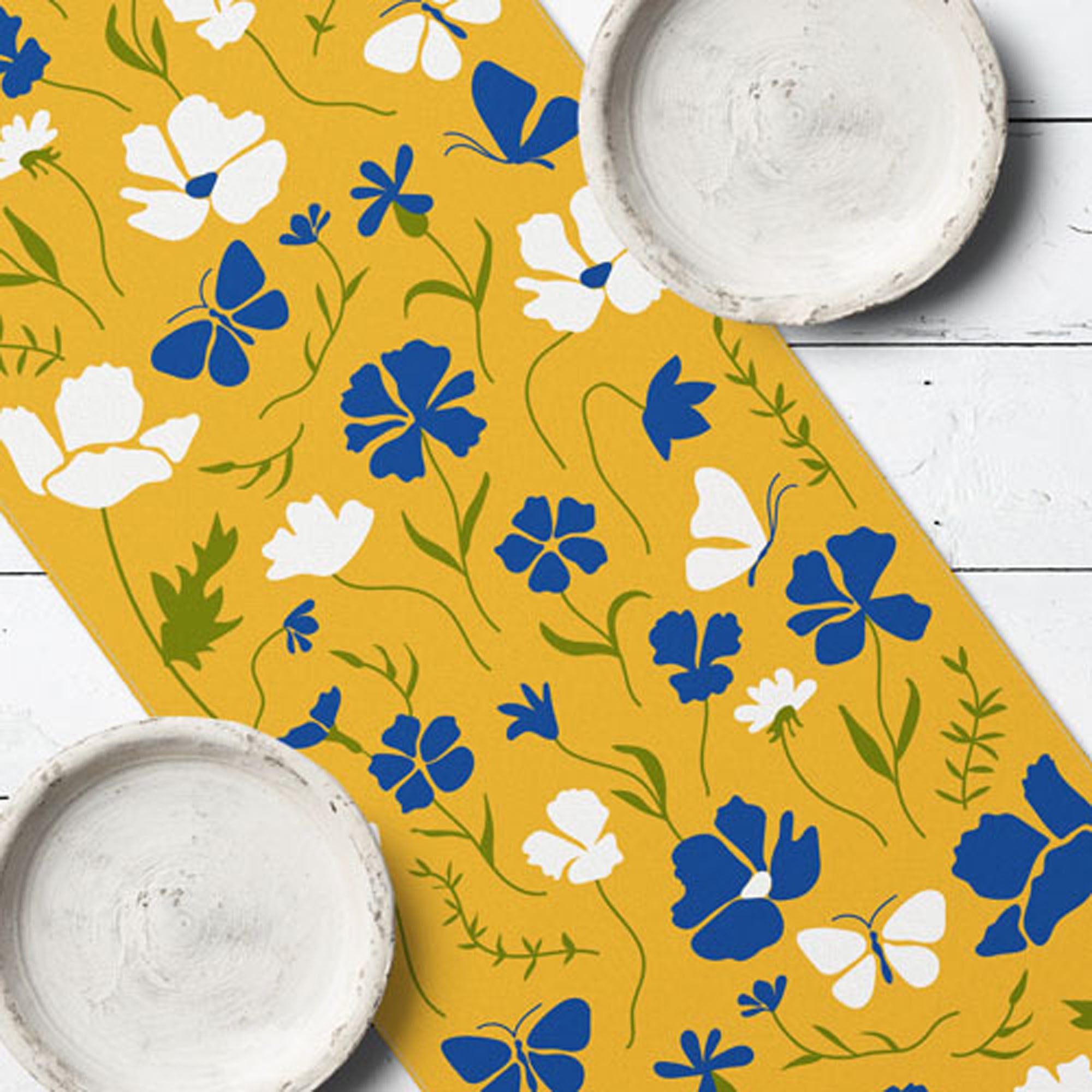 Доріжка на стіл КВІТИ ТА МЕТЕЛИКИ НА ЖОВТОМУ ФОНІ