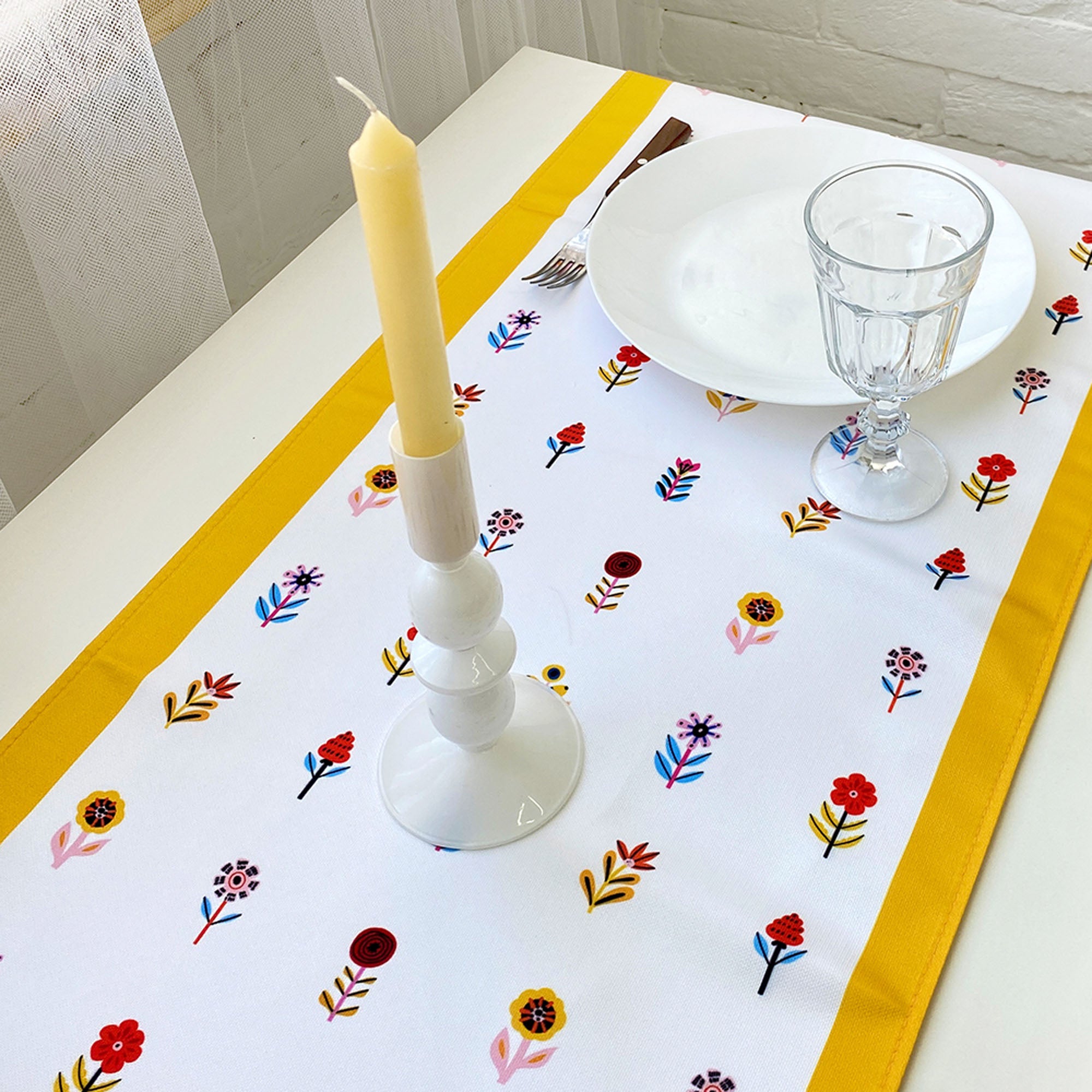 Доріжка на стіл МАЛЮНОК З ДРІБНИМИ КВІТАМИ