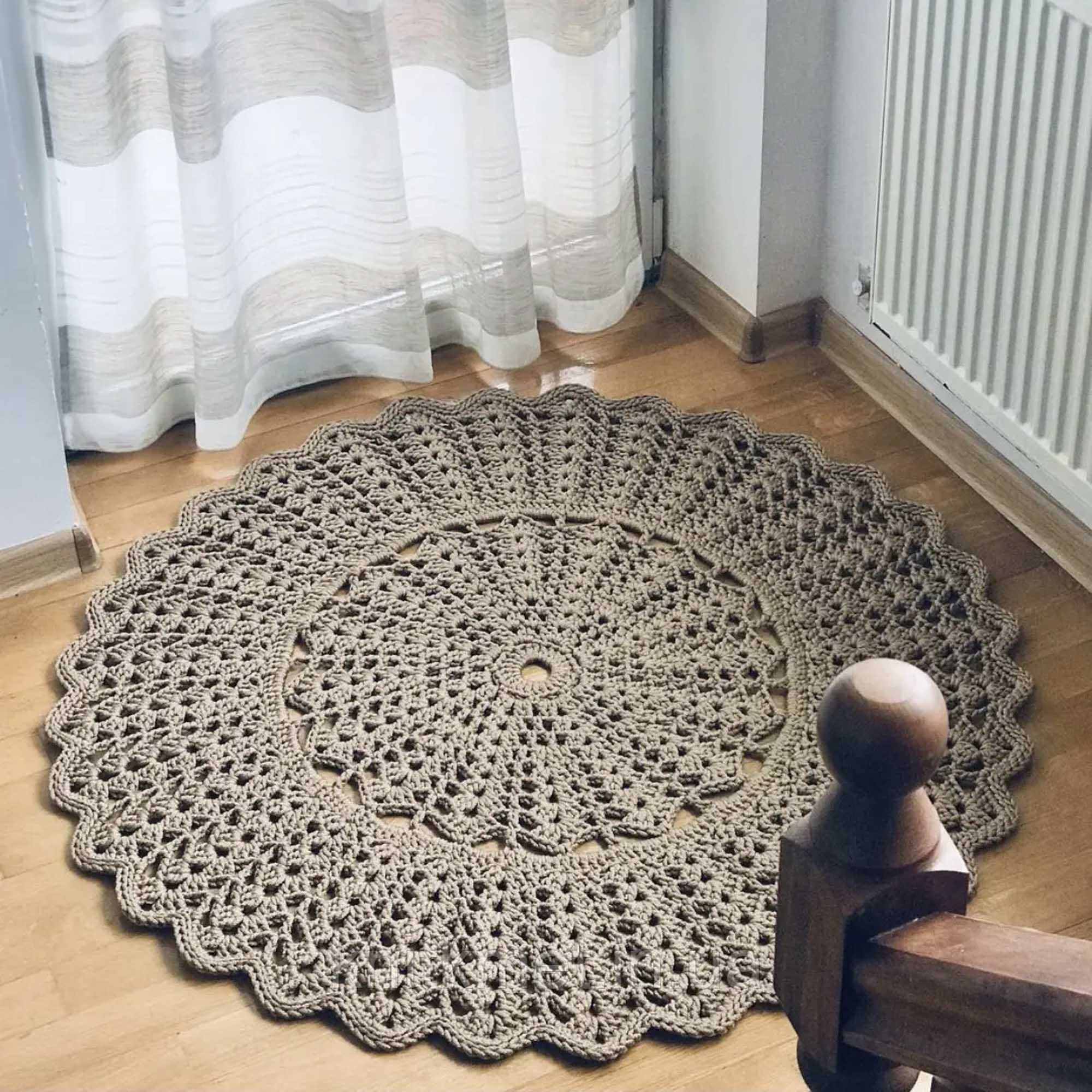 Килим круглий ажурний - зображення 1