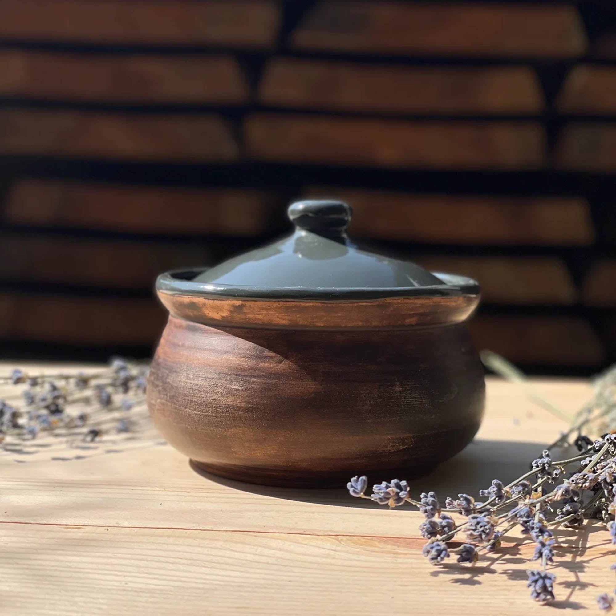 Миска молочно-полив'яна з кришкою 650 мл