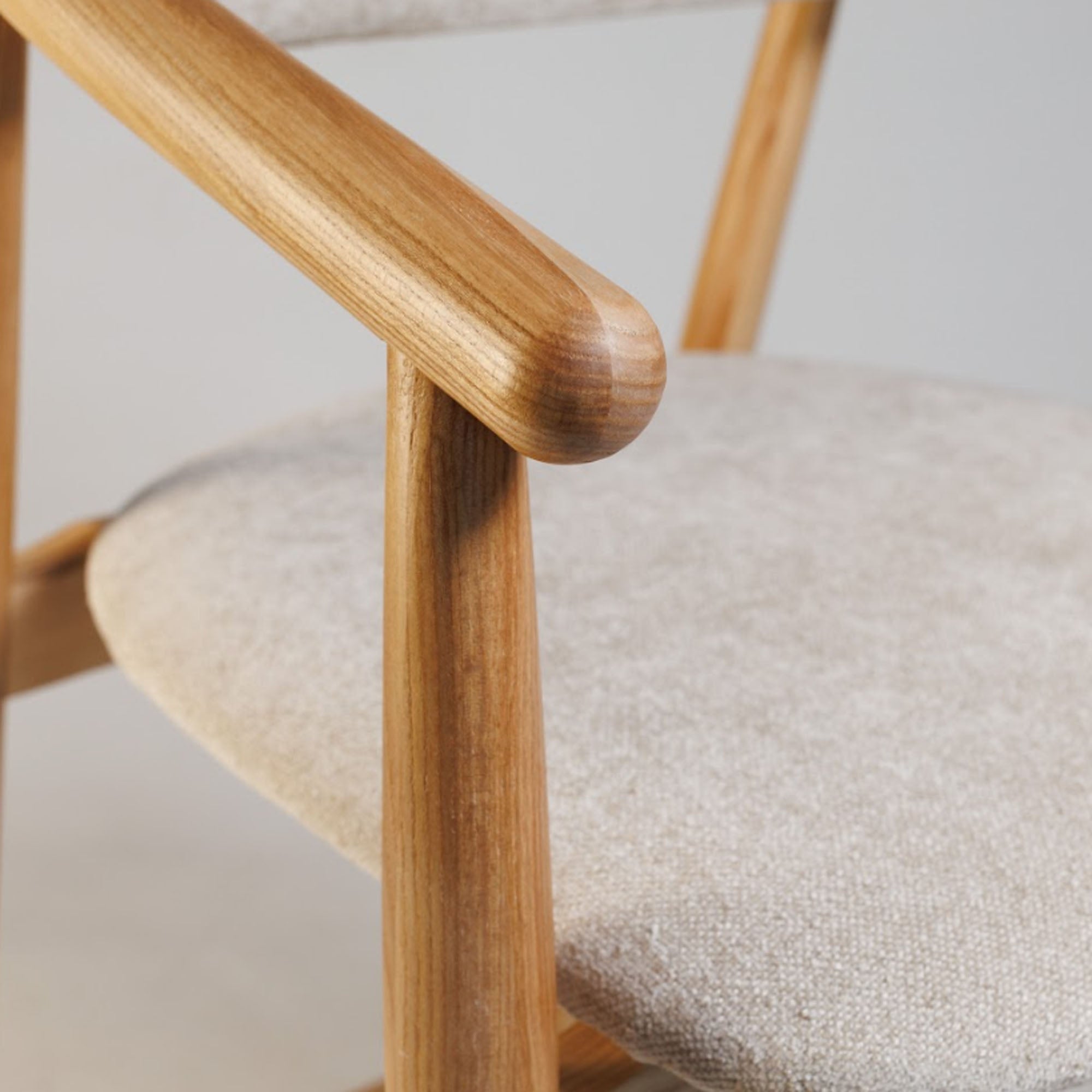 Напівбарний стілець MAMONT SOFT з ясена, натуральний