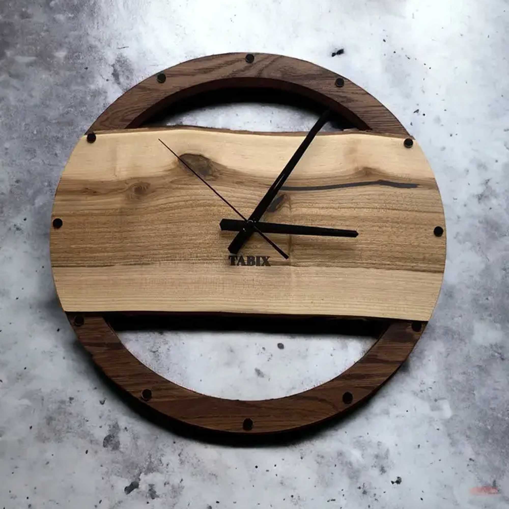 Настінний годинник MOON NUT, дубовий - зображення 1