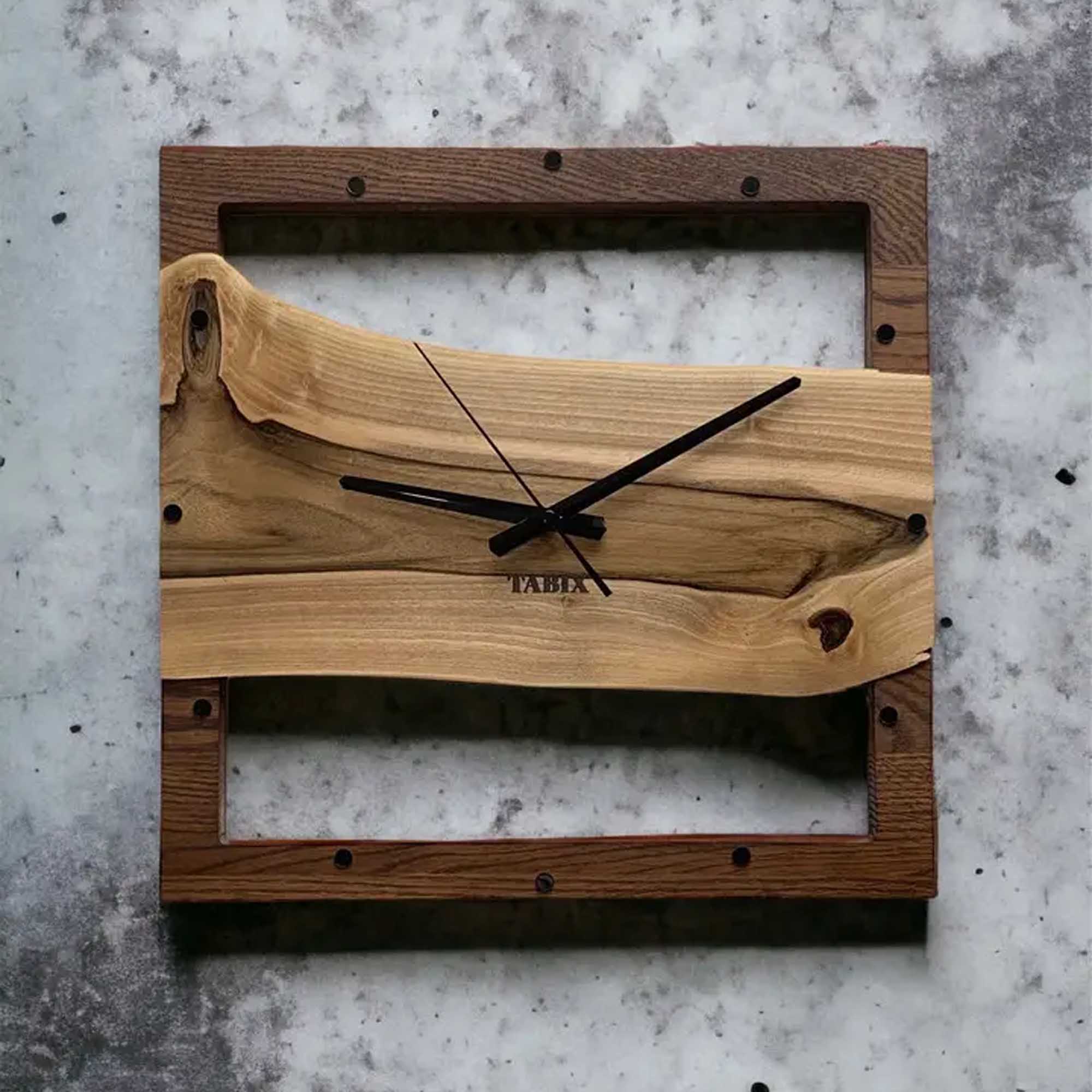 Настінний годинник SQUARE NUT, дубовий - зображення 1