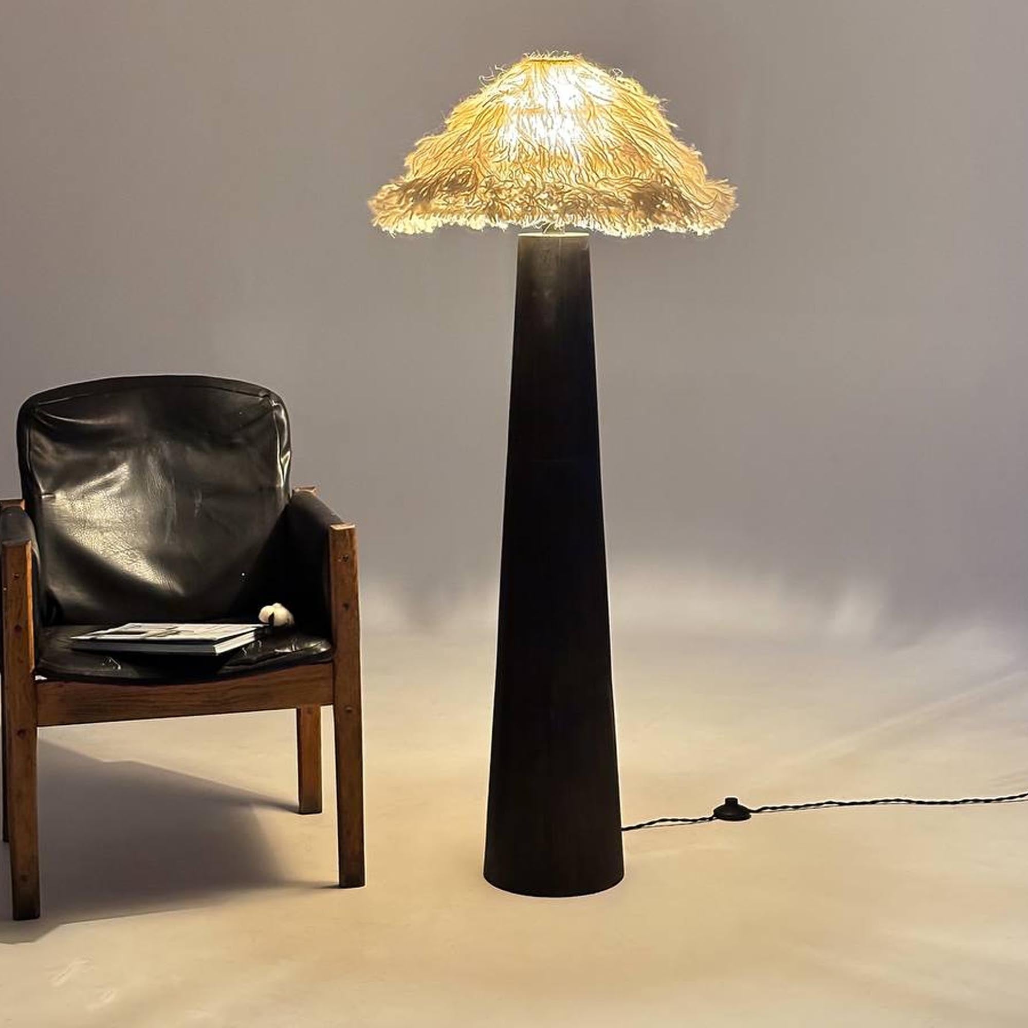 Підлоговий торшер WHITE SAZHA