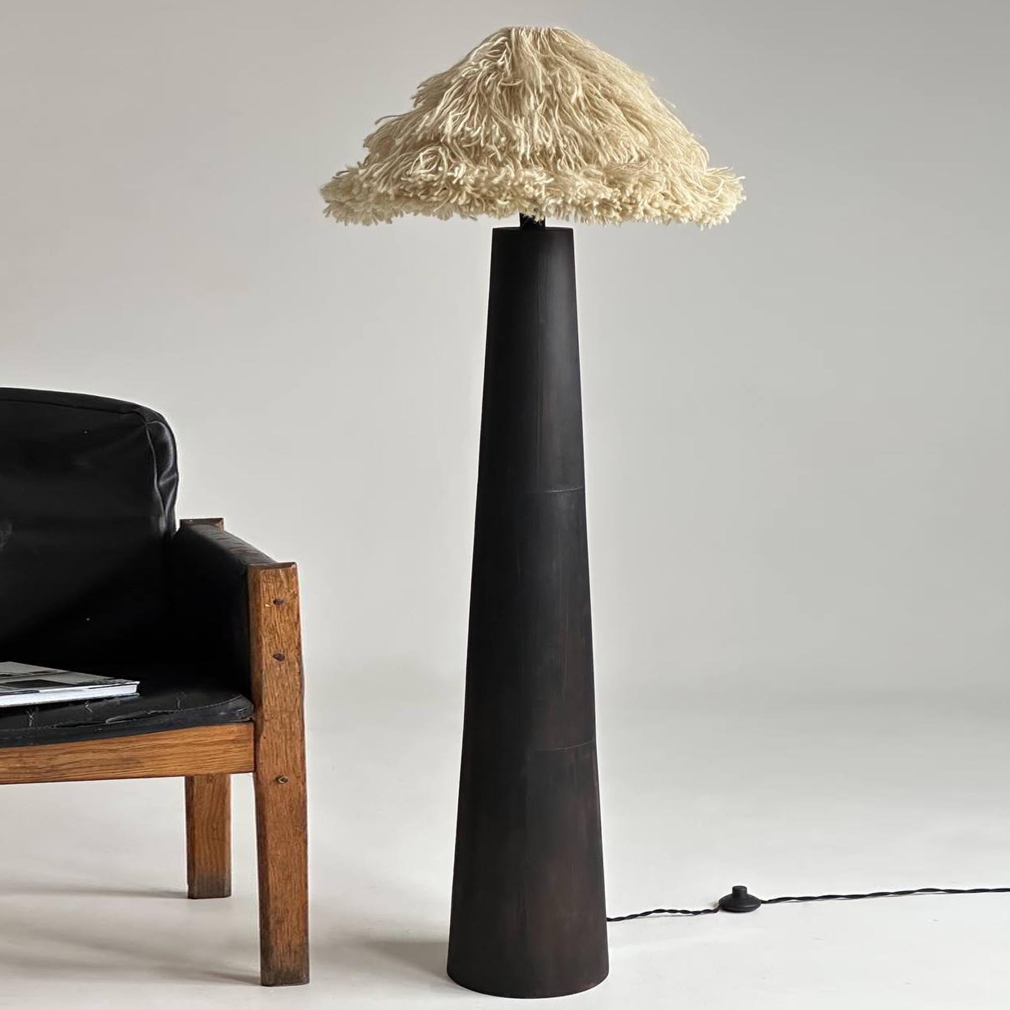 Підлоговий торшер WHITE SAZHA