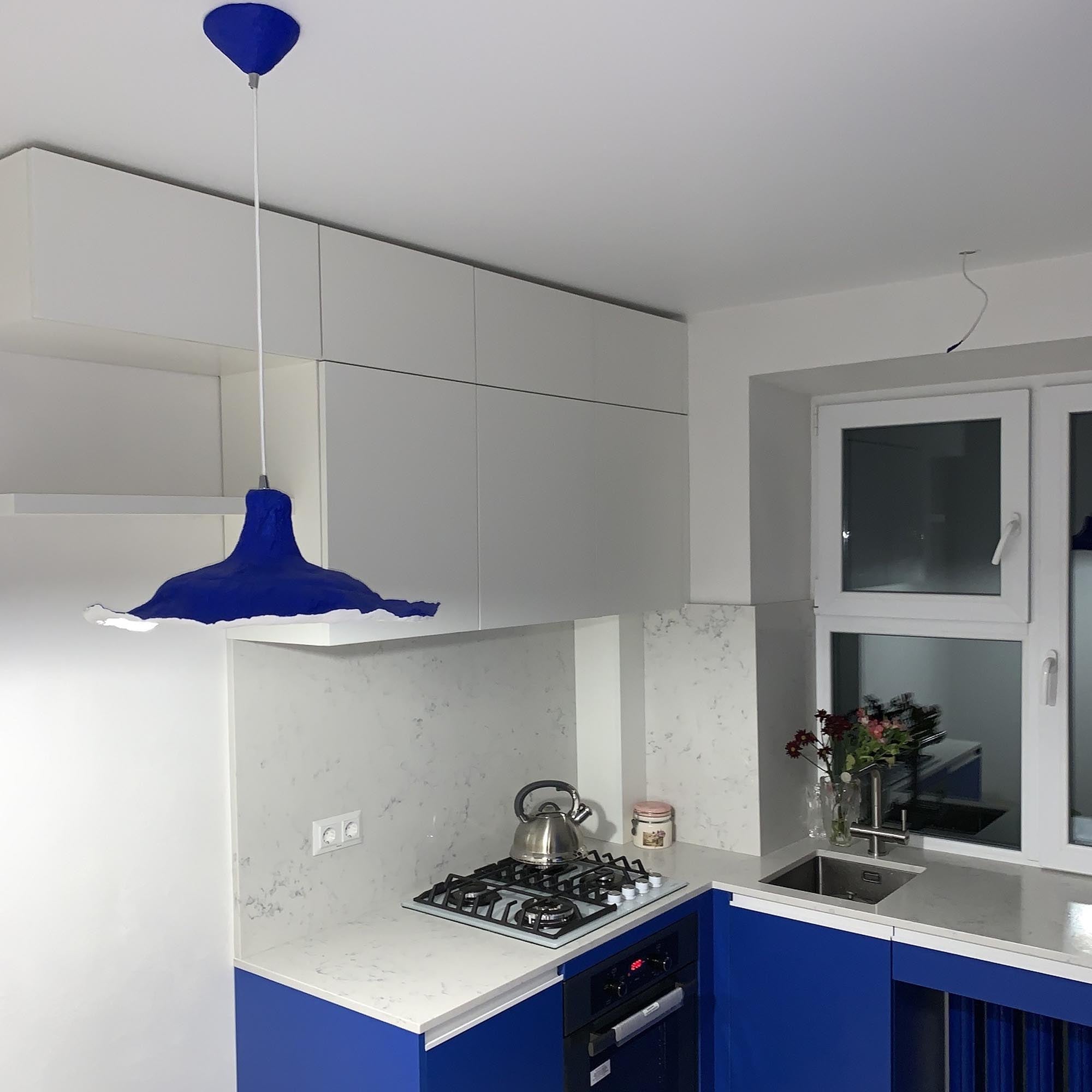 Підвісний світильник КАПЕЛЮХ з підсиленого пап'є-маше, синій - зображення 2