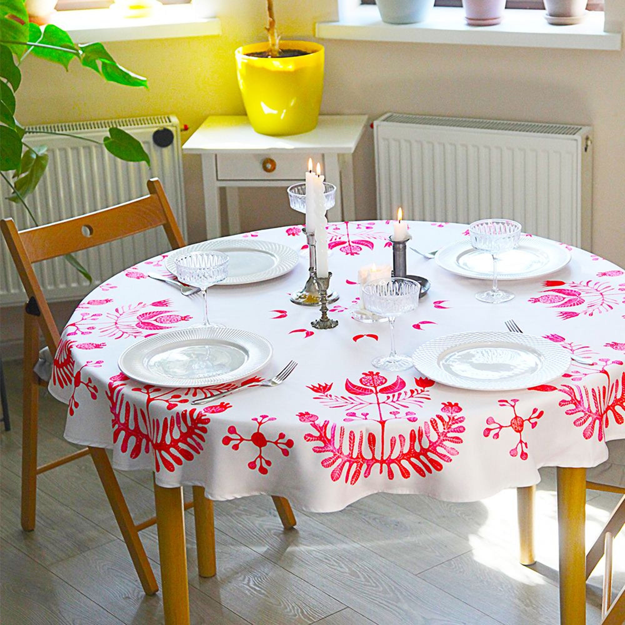 Скатертина кругла ЧАРИ