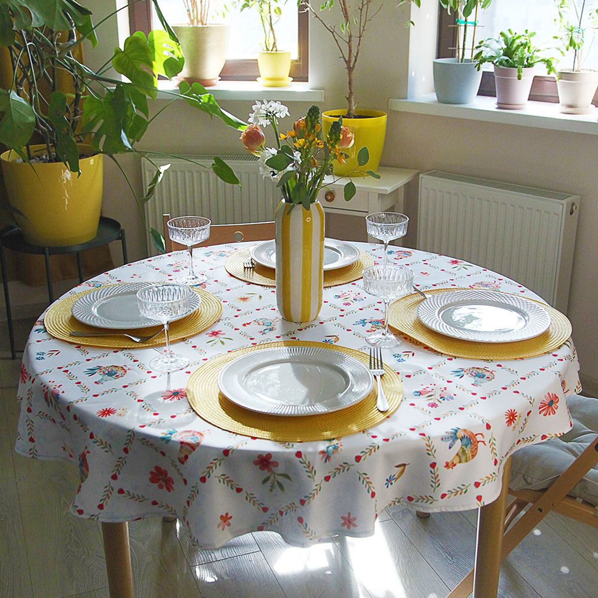 Скатертина кругла КУРОЧКИ ТА КВІТИ