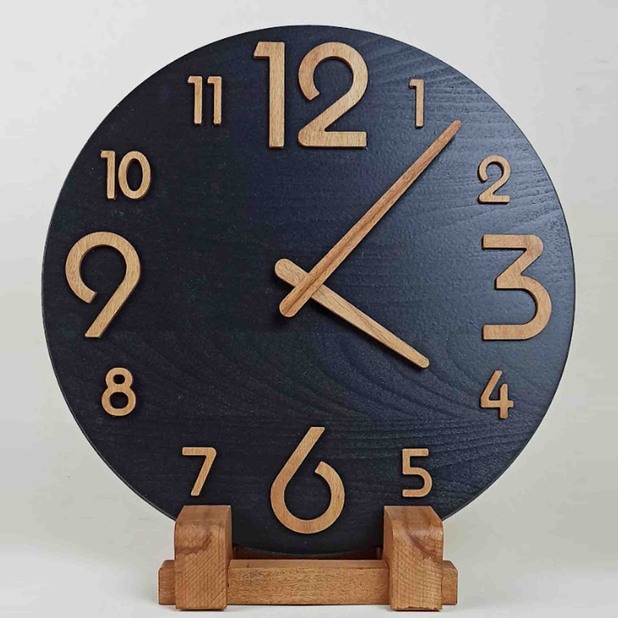 Настінний годинник STATUS II з дерева - зображення 1