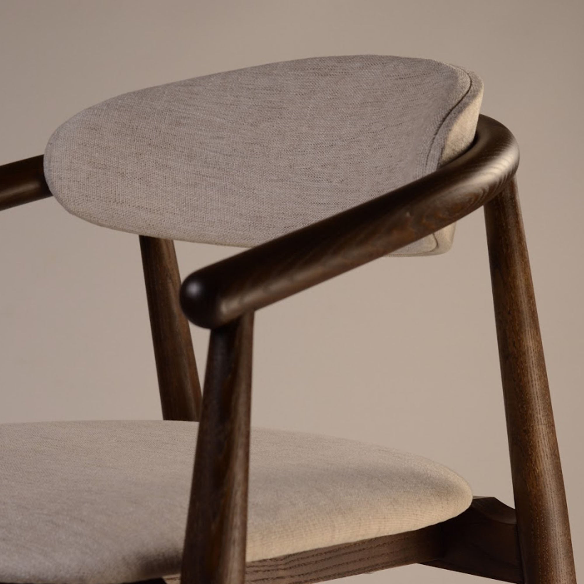 Стілець MAMONT SOFT з ясена, темний горіх