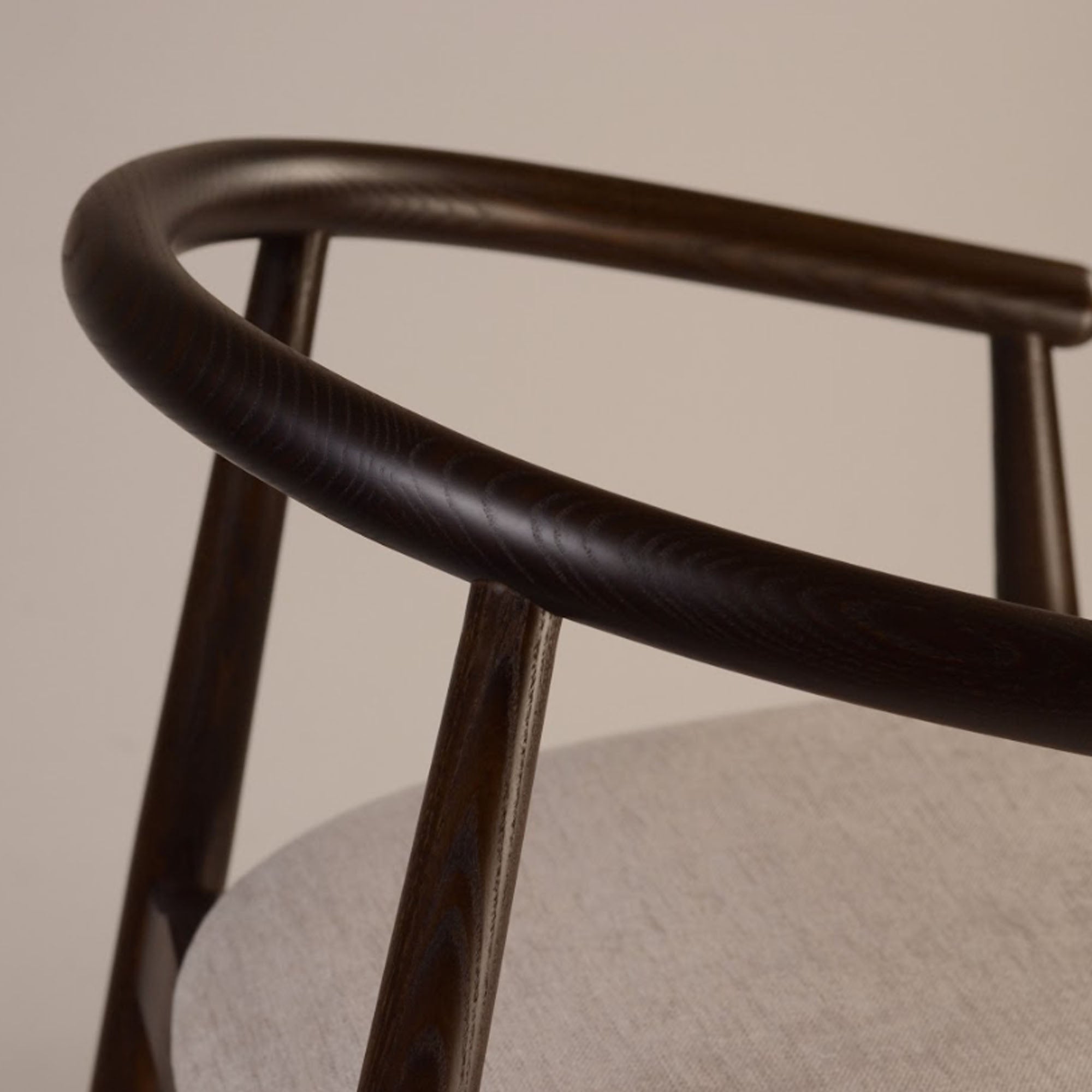 Стілець MAMONT з ясена, темний горіх