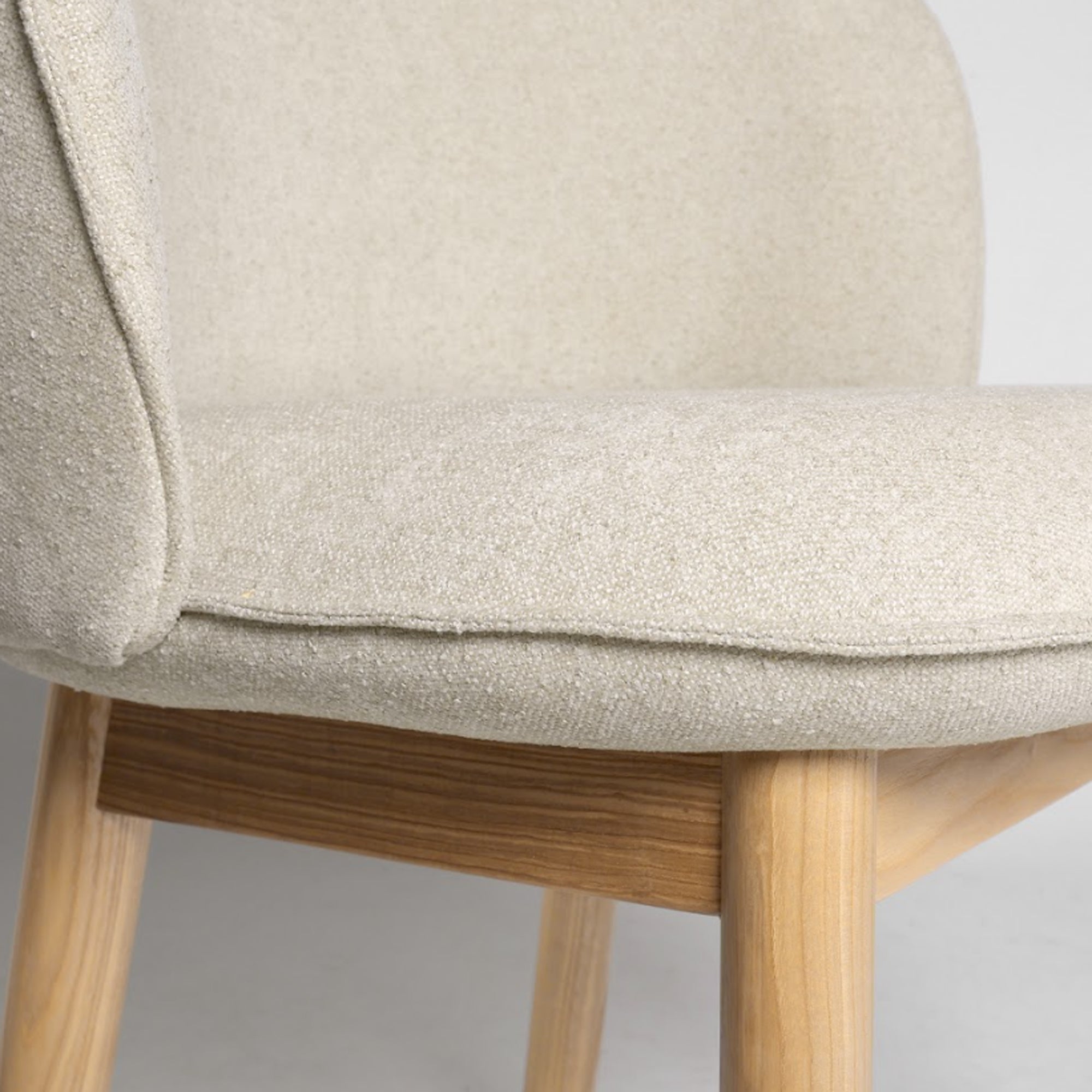 Стілець STITCH COMFORT з ясена, натуральний