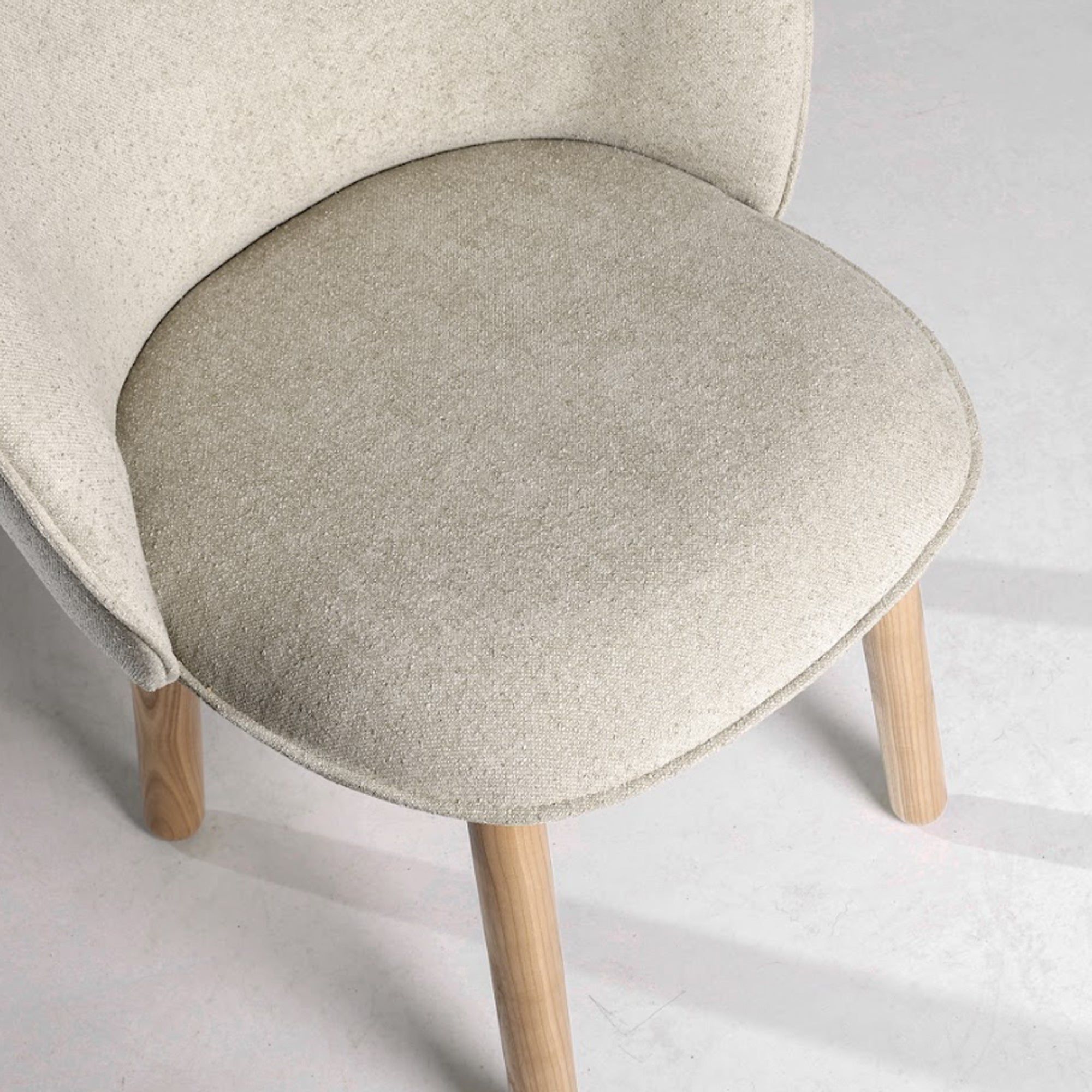 Стілець STITCH COMFORT з ясена, натуральний