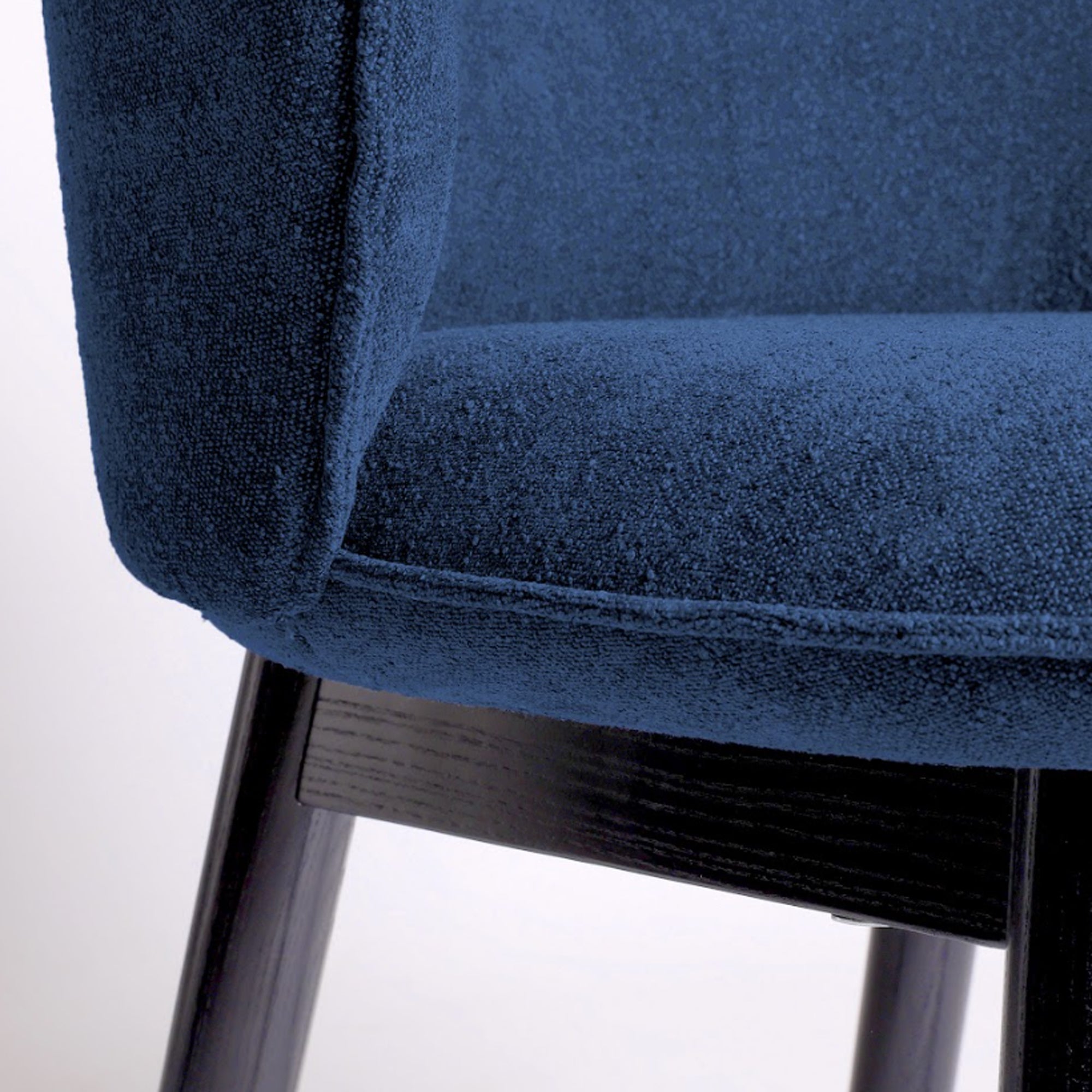 Стілець STITCH COMFORT з ясена, чорний