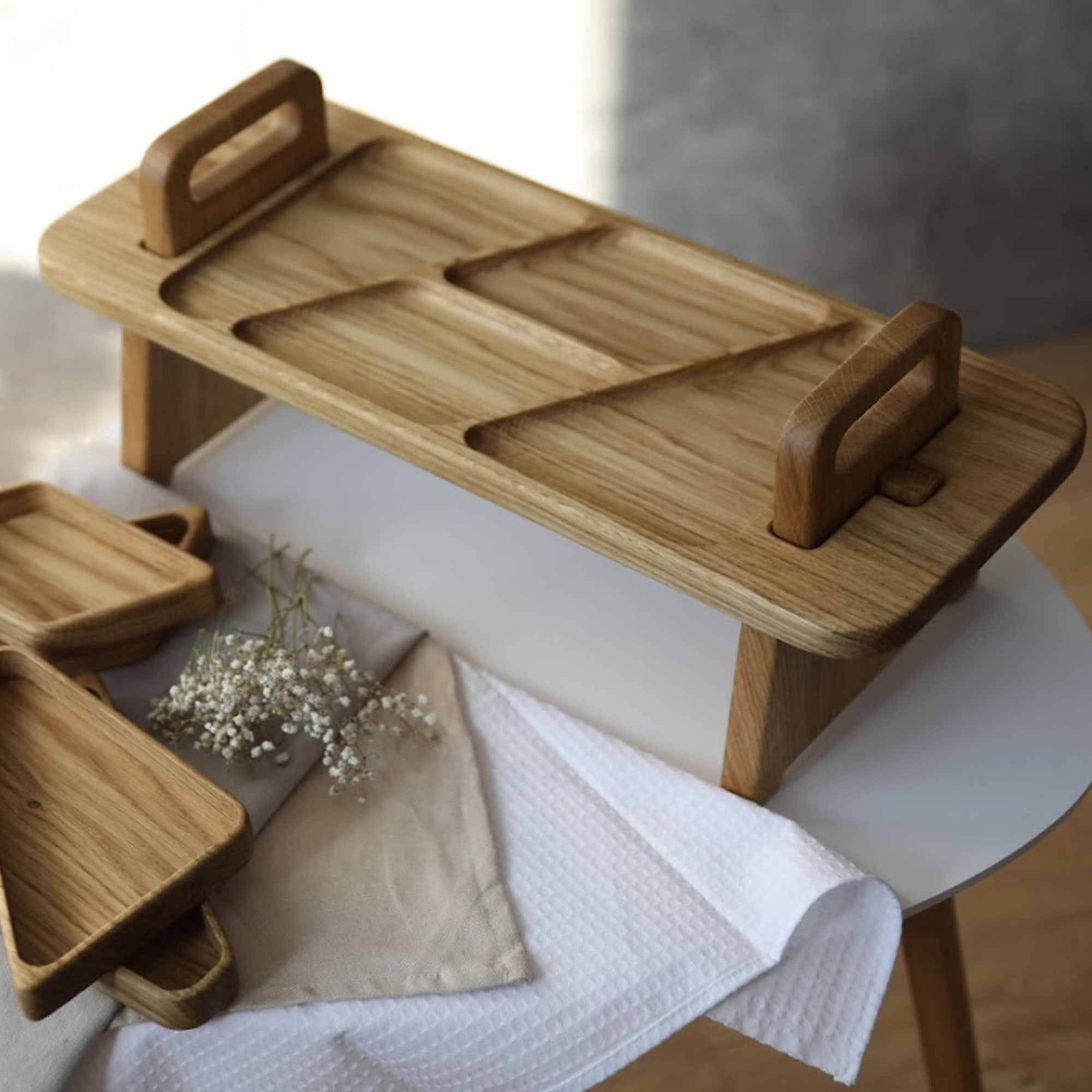 Столик для сніданку РОЗКІШ з дерева