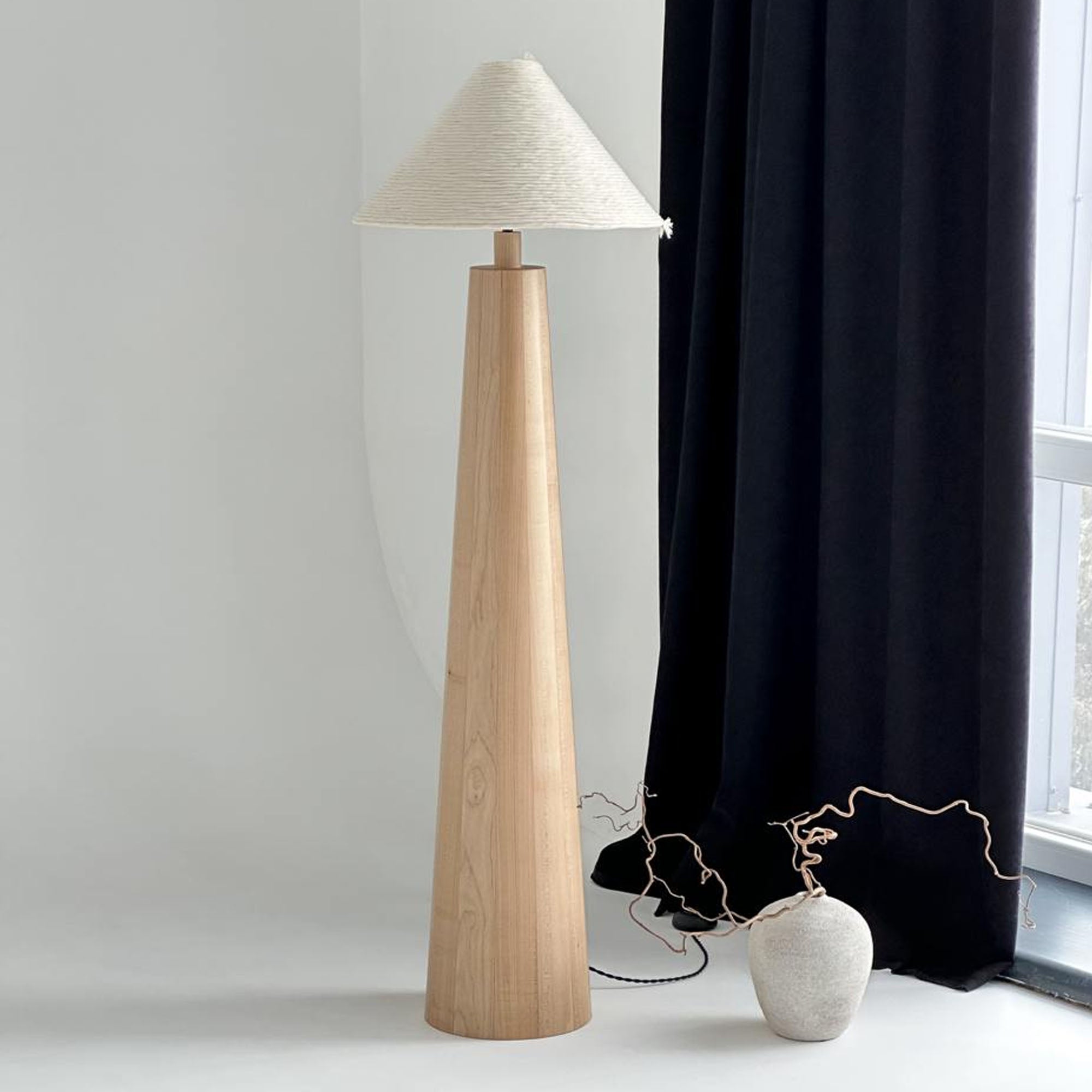 Підлоговий торшер LAMP TOKIO