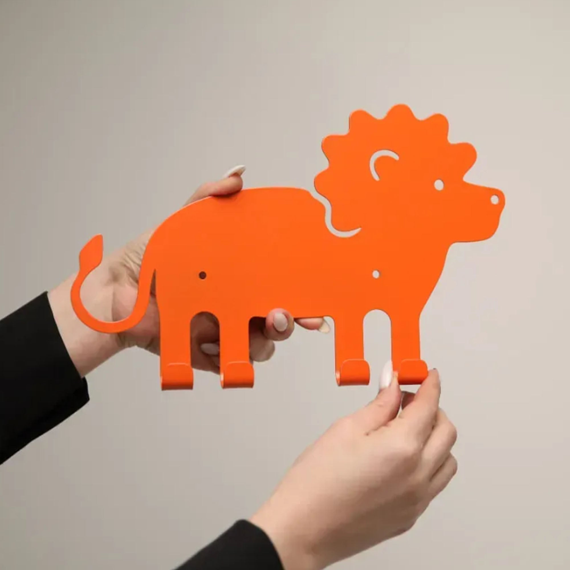 Вішалка дитяча ЛЕВ, металева