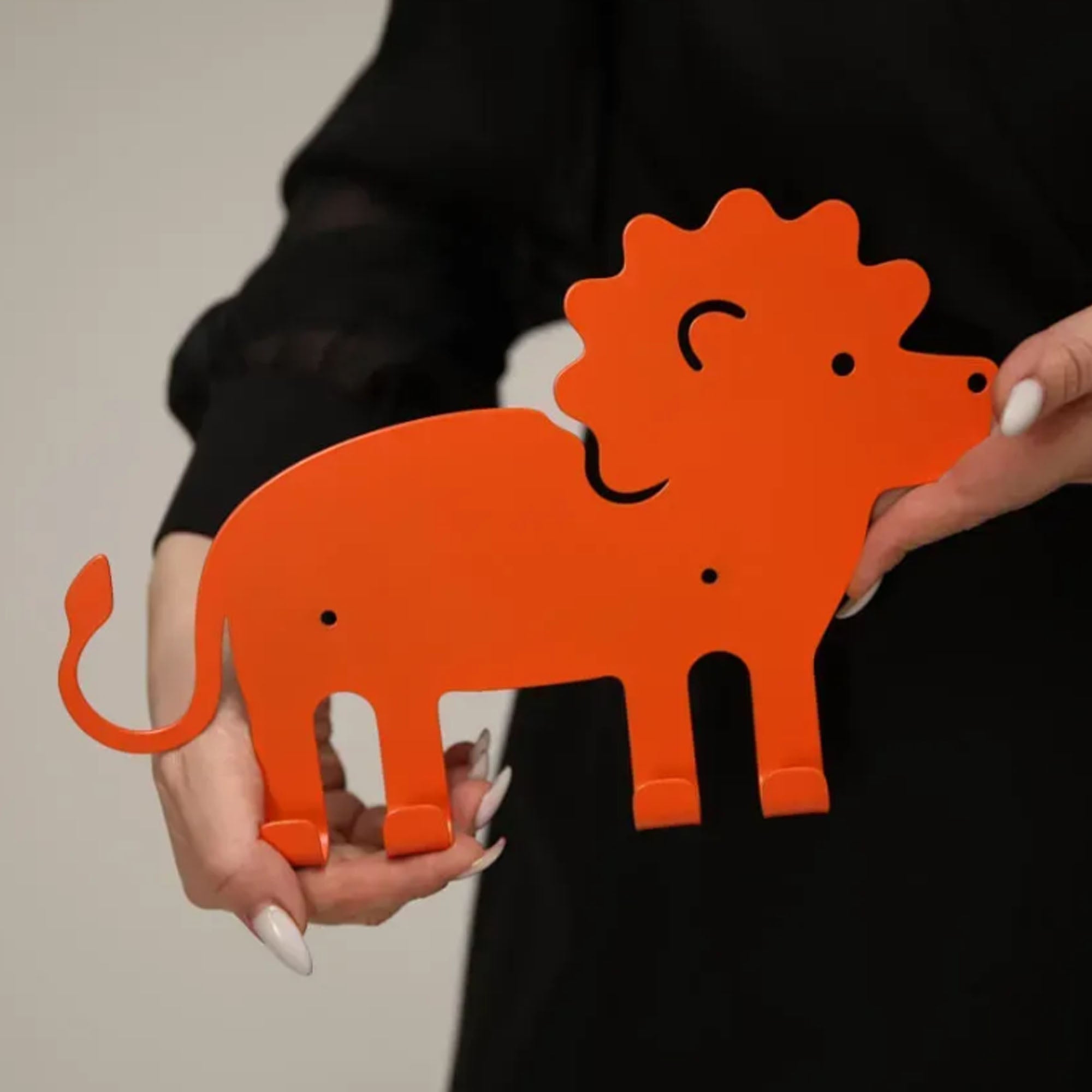 Вішалка дитяча ЛЕВ, металева