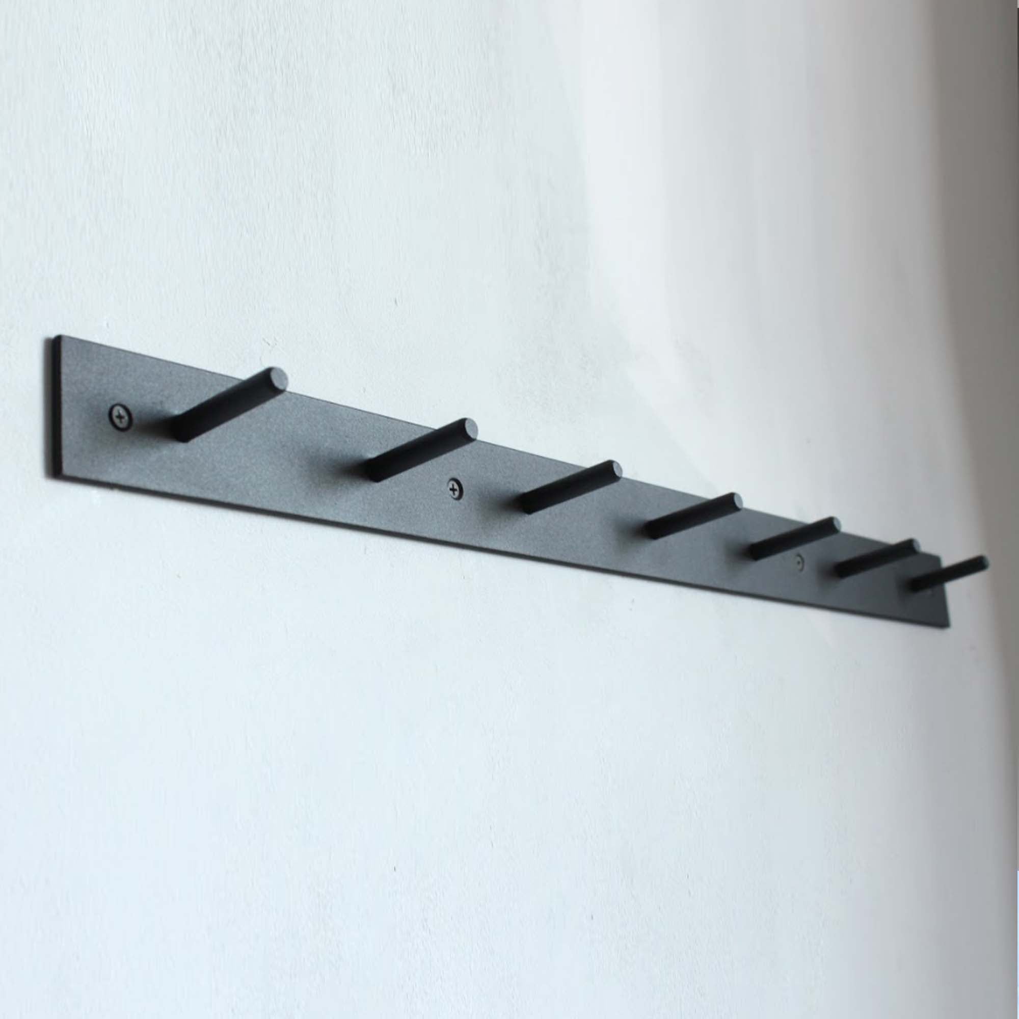 Вішалка HANGER TIRE, металева