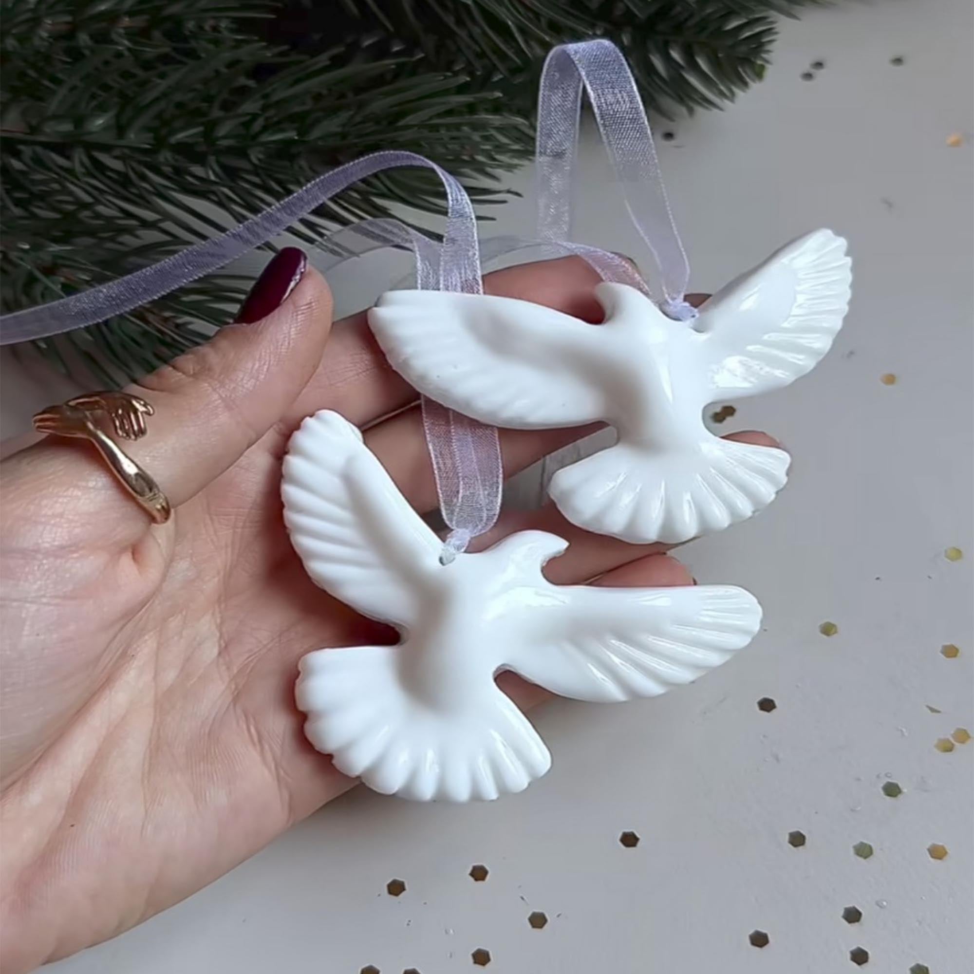 Ялинкова іграшка ГОЛУБИ, з епоксидної смоли