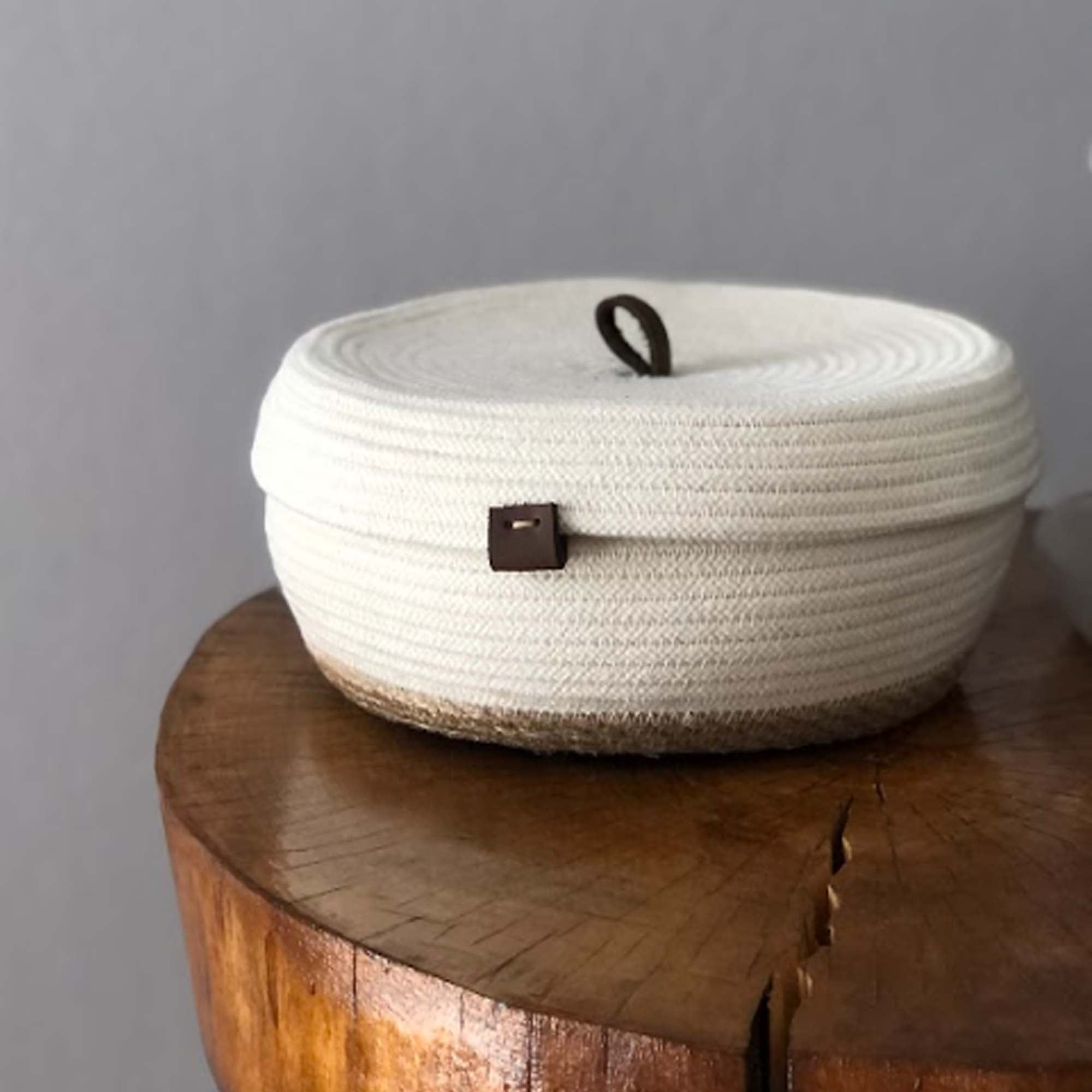 Кошик білий з кришкою, бавовна та джут - зображення 1