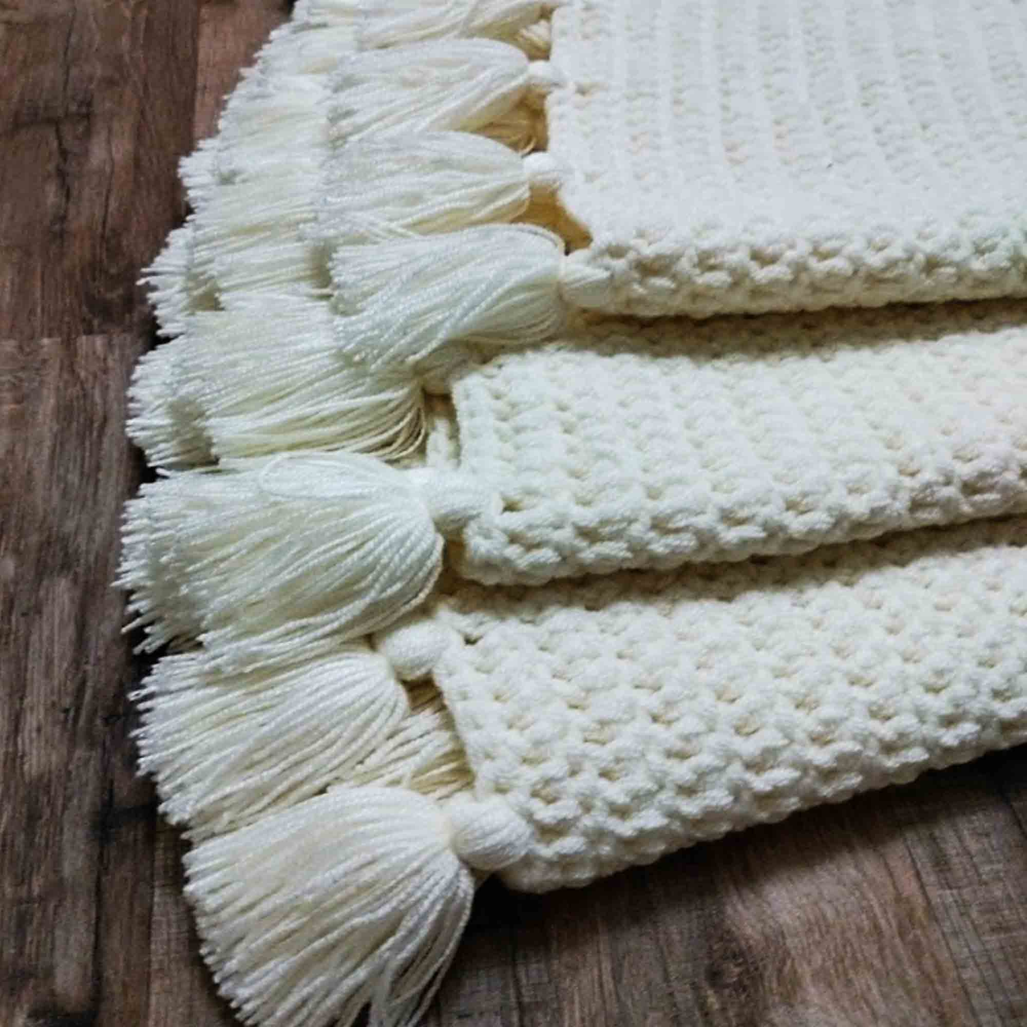 Килим з бубонами, білий - зображення 2