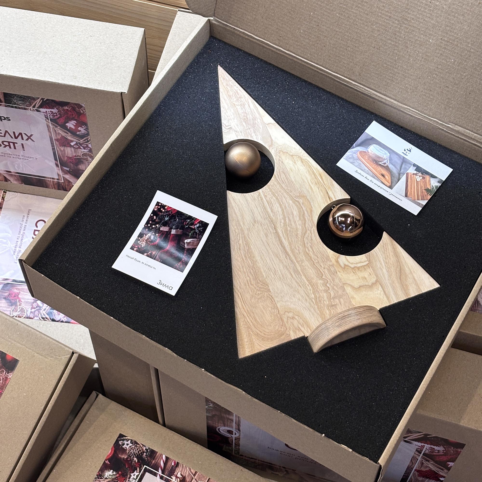 Деревянная елка, ясень