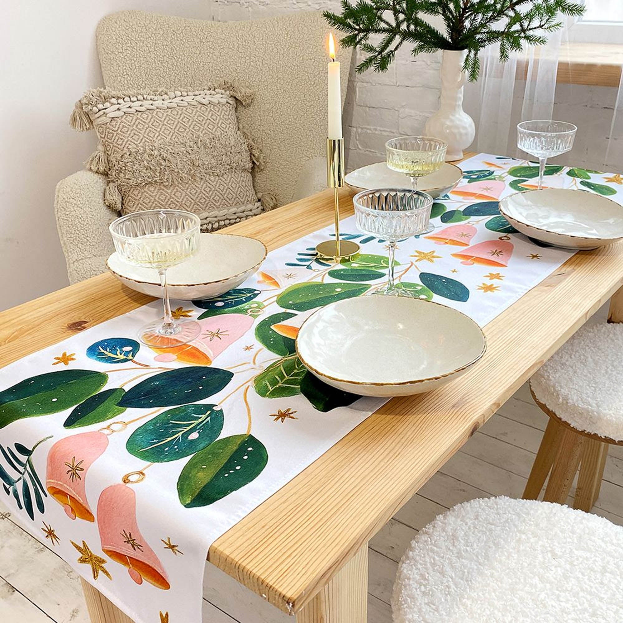 Доріжка на стіл ДЗВІНОЧКИ