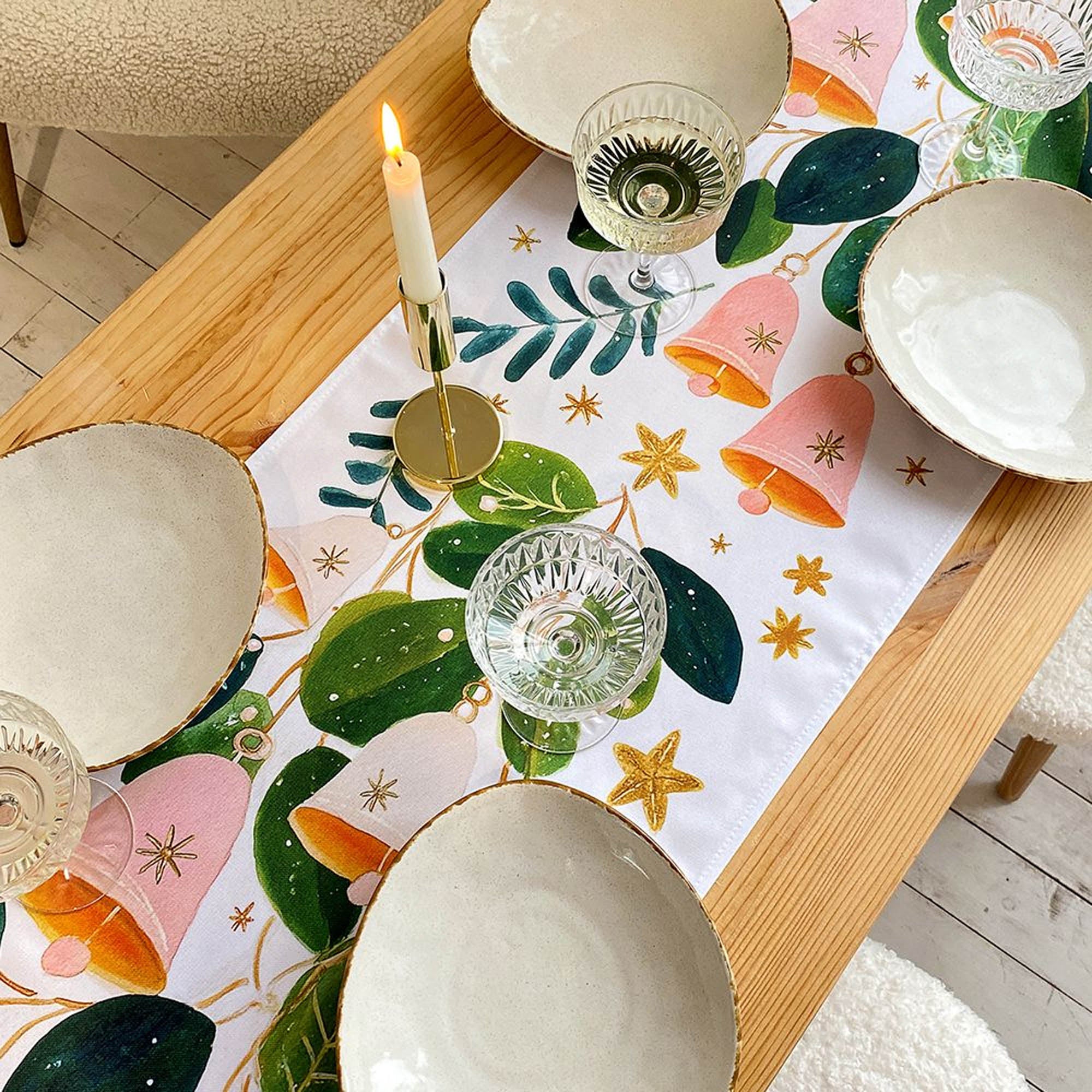 Доріжка на стіл ДЗВІНОЧКИ