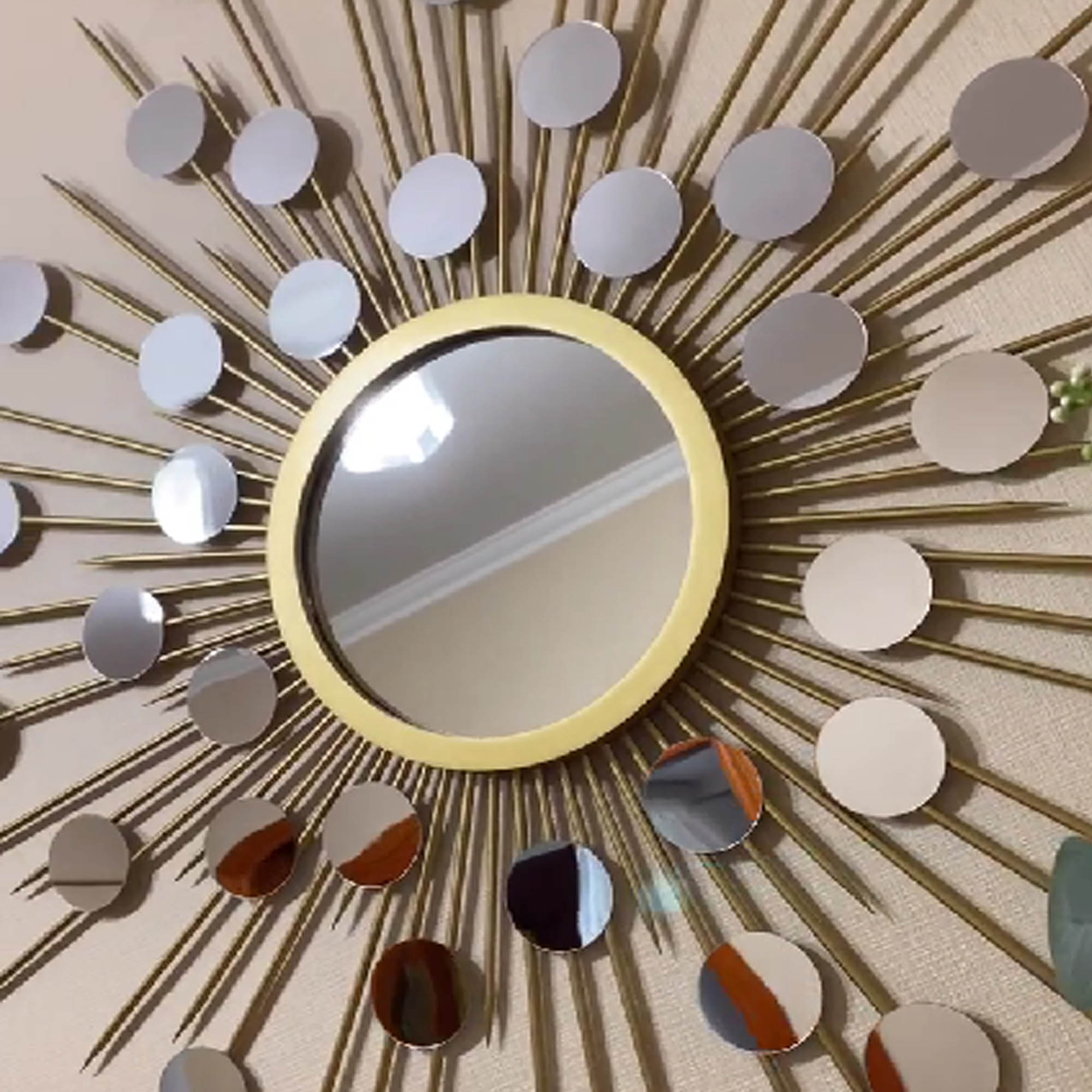 Дзеркало СОНЕЧКО III  в оправі