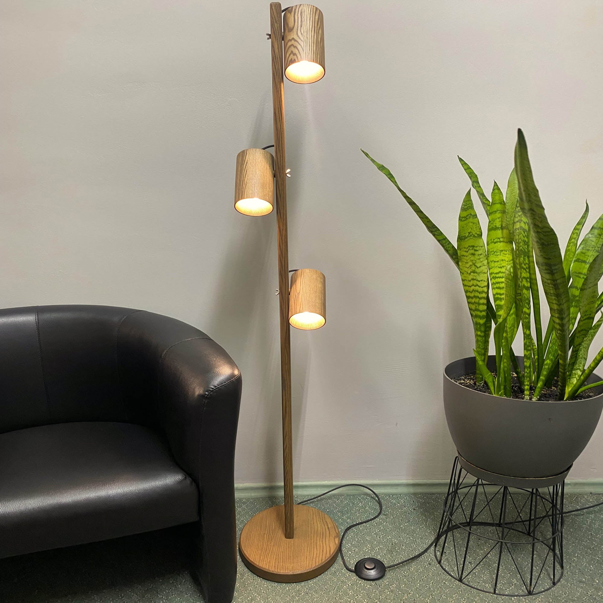 Підлоговий торшер ITERNA ODDA, з ясена