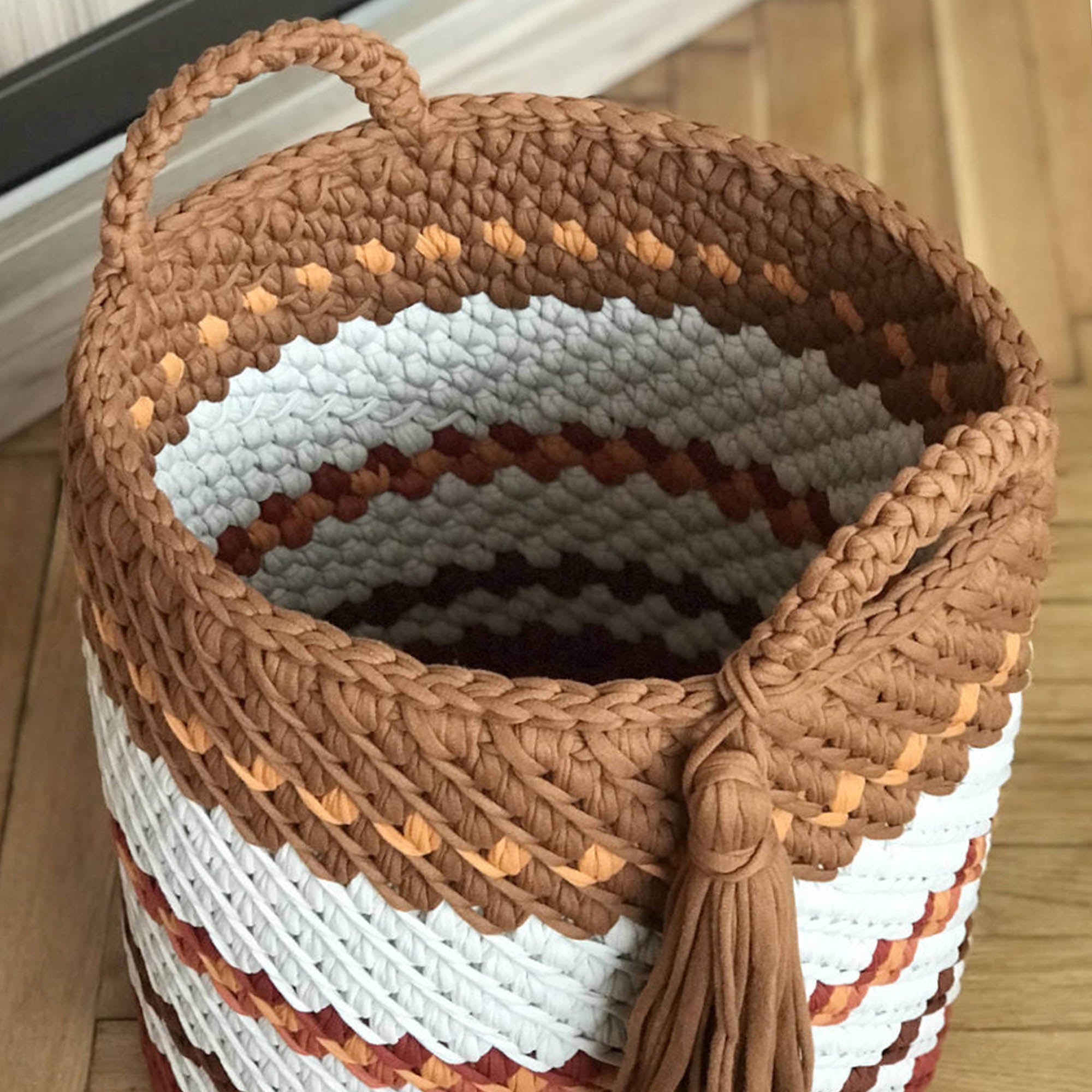 Корзина интерьерная