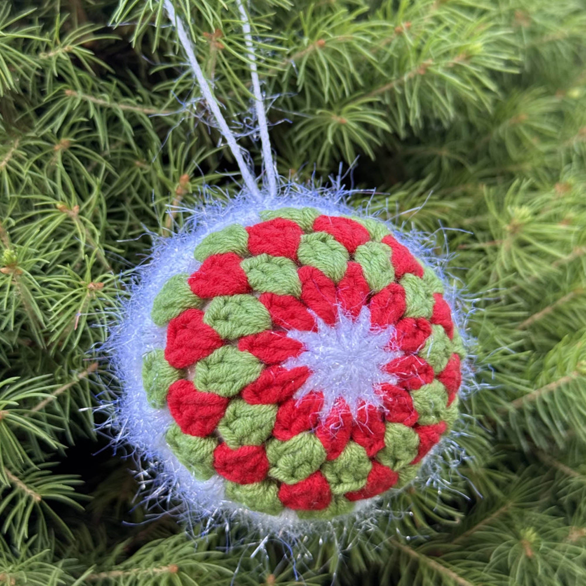 Новогодний декор ШАР, 6 см, красный, белый, зеленый