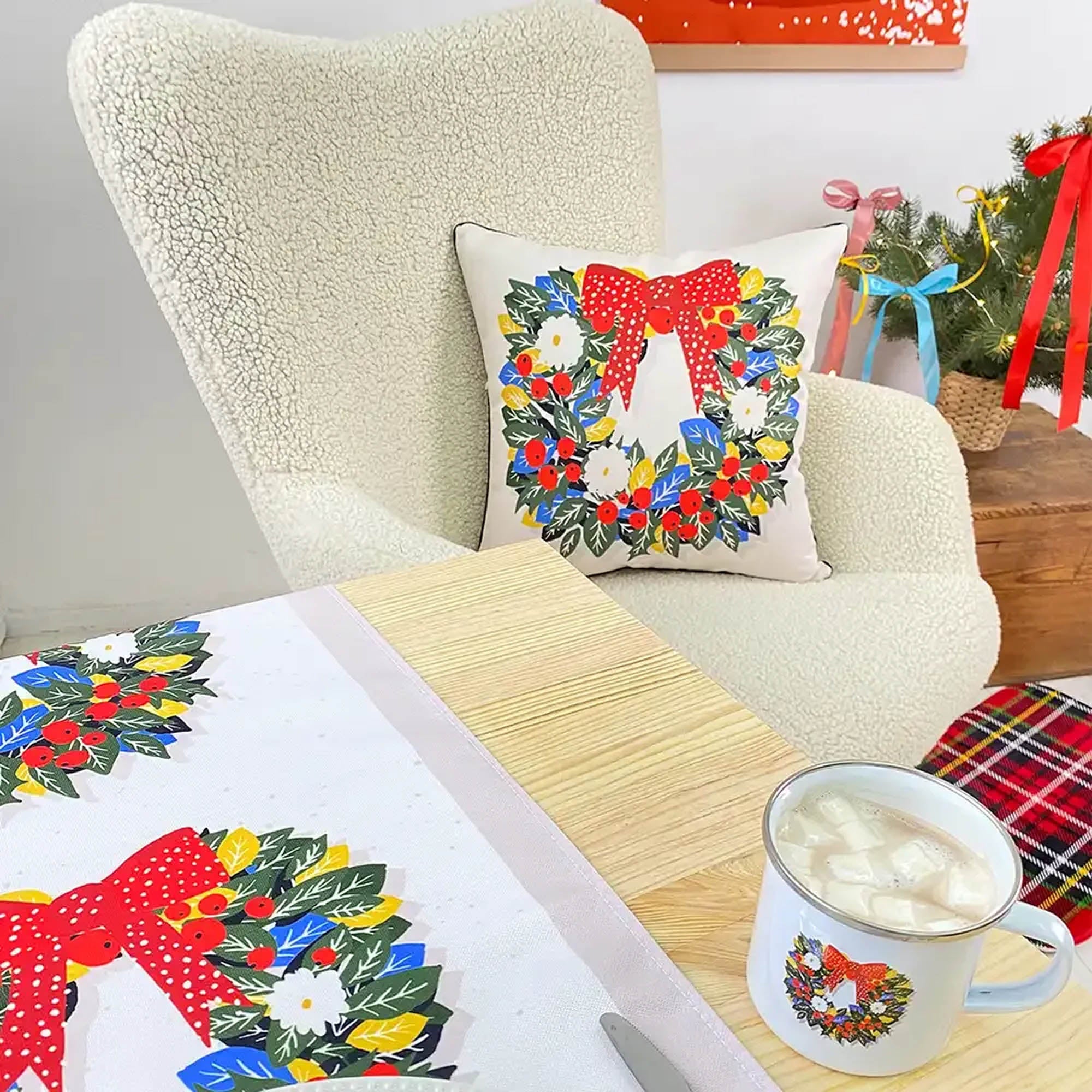 Подушка декоративная РОЖДЕСТВЕНСКИЙ ВЕНЕЦ