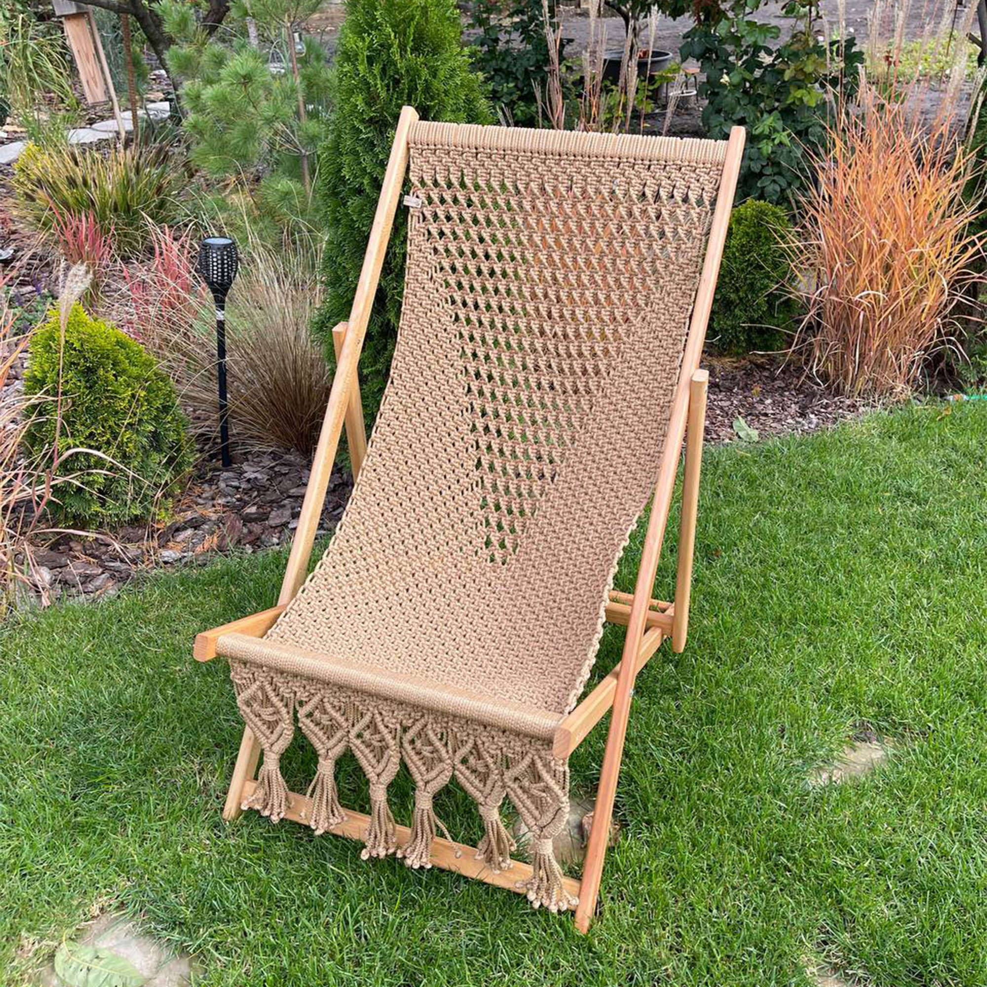 Шезлонг крючкованый из дерева