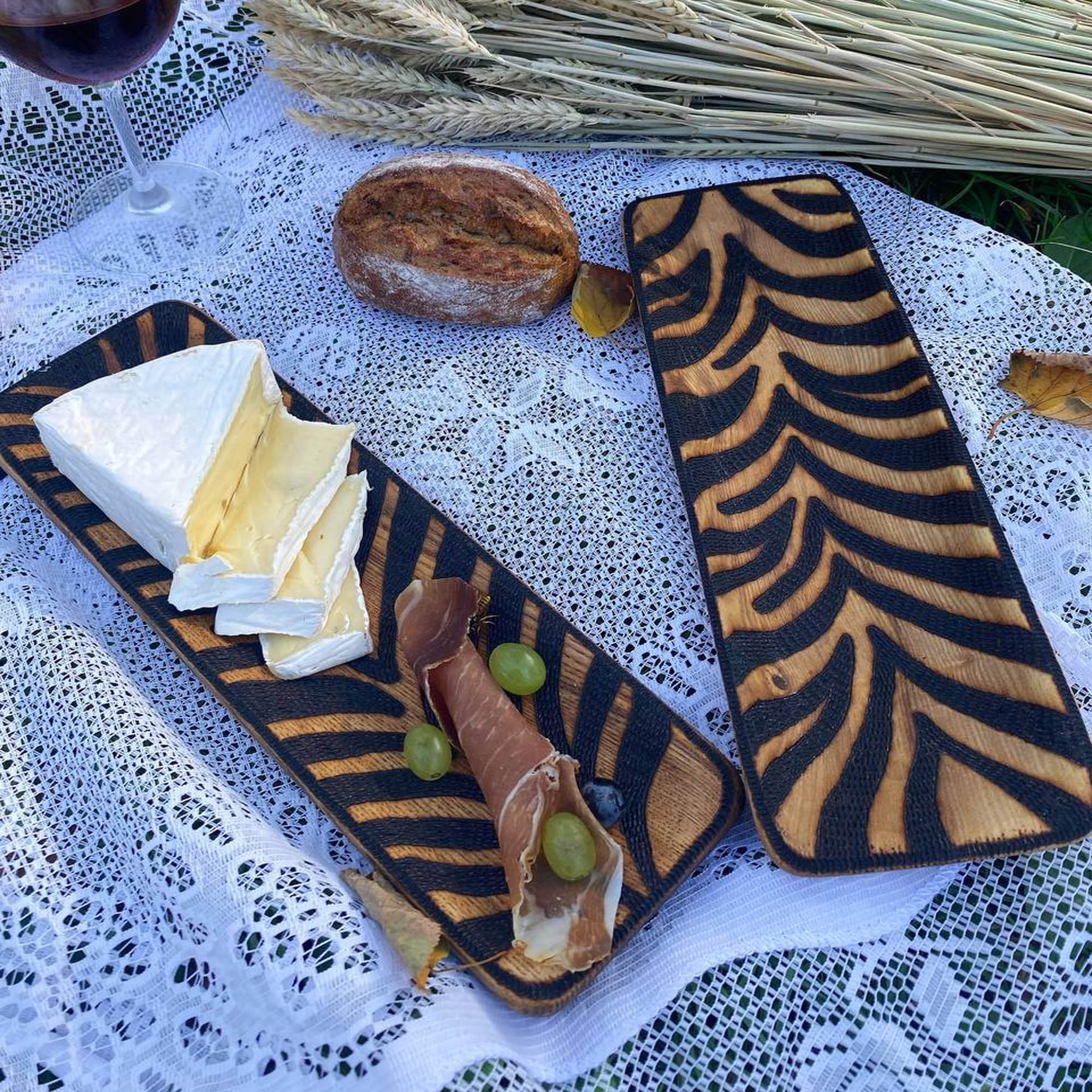 Дерев'яна тарілка ЗЕБРА в розмір S