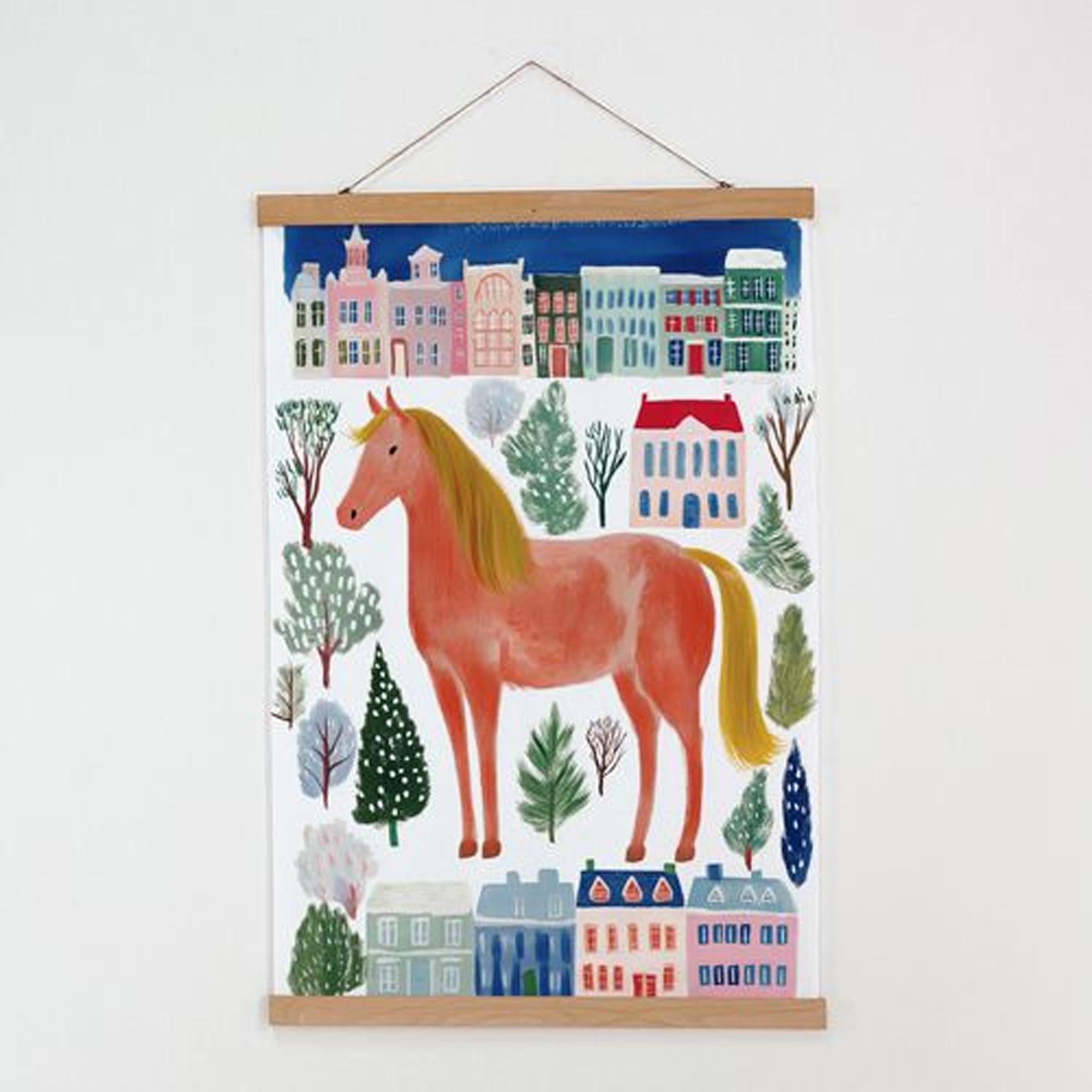 Тканевый постер на стену Лошадь в городе