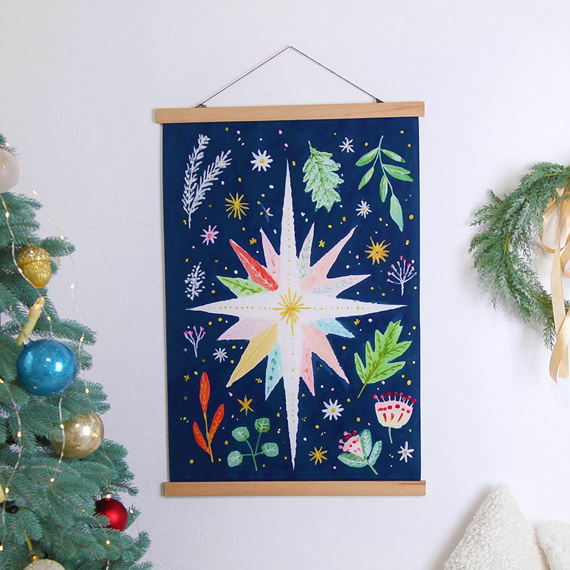 Тканинний постер на стіну РІЗДВЯНА ЗІРКА НА СИНЬОМУ ФОНІ