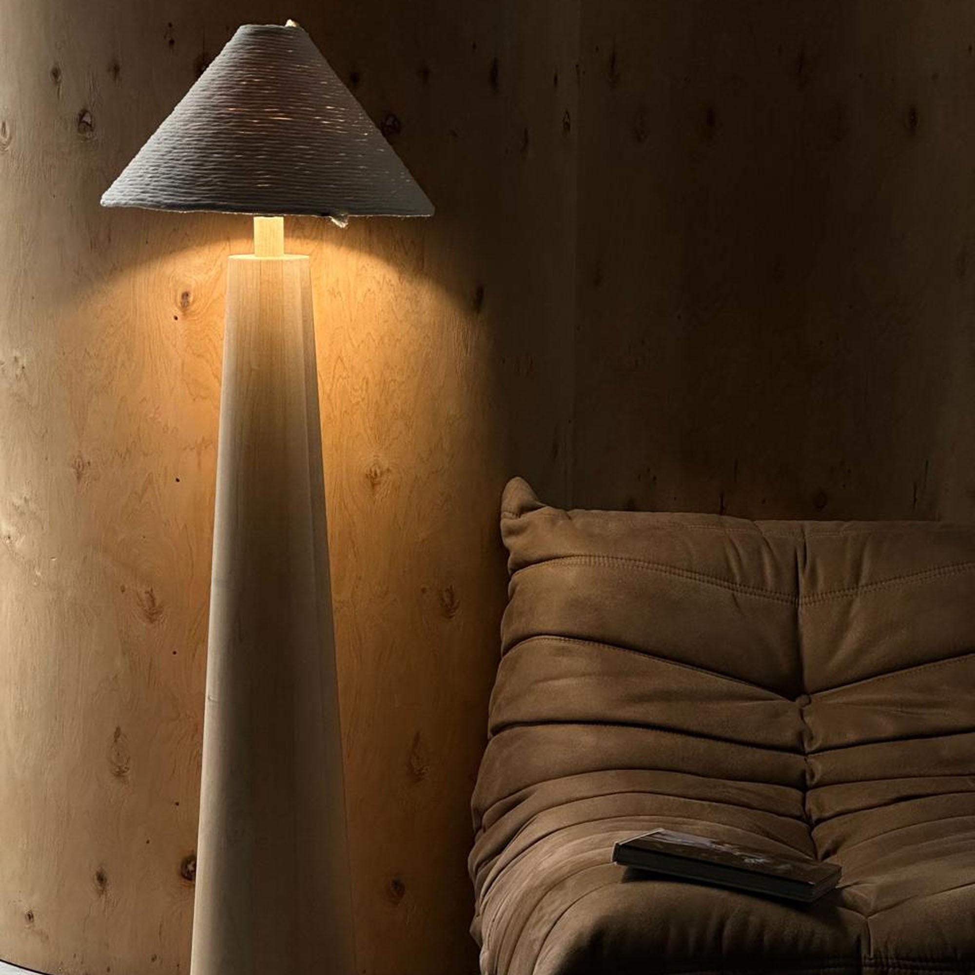 Підлоговий торшер LAMP TOKIO