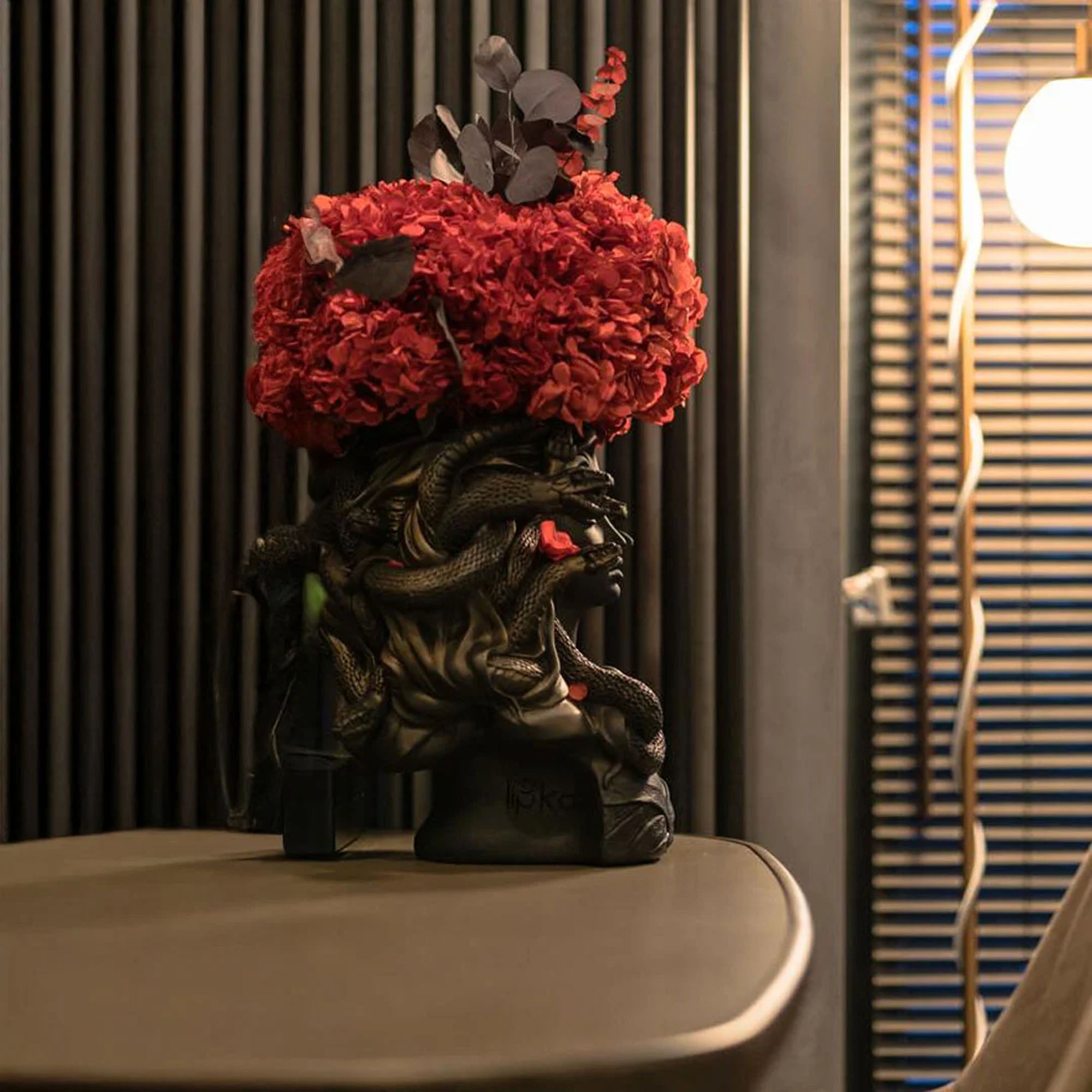 Ваза для квітів MEDUSA GORGON