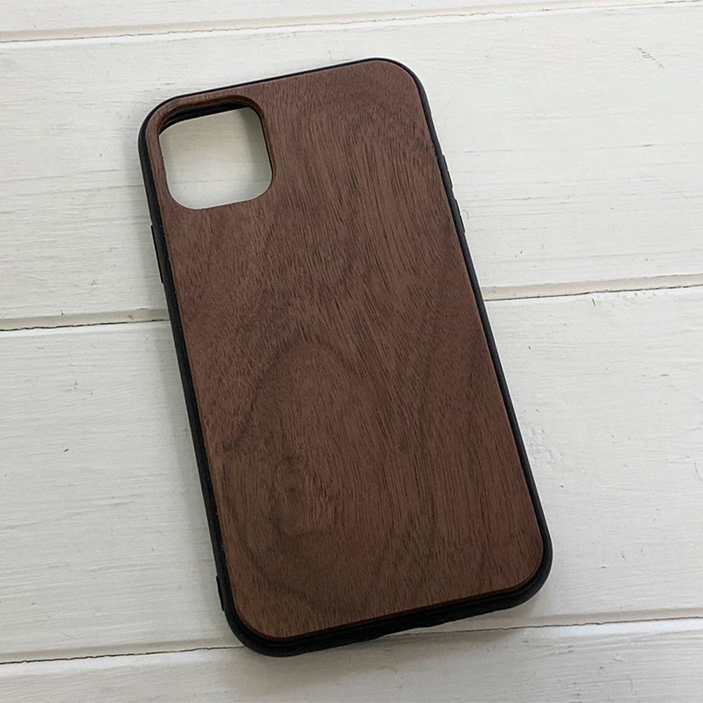Чохол для iPhone з дерева